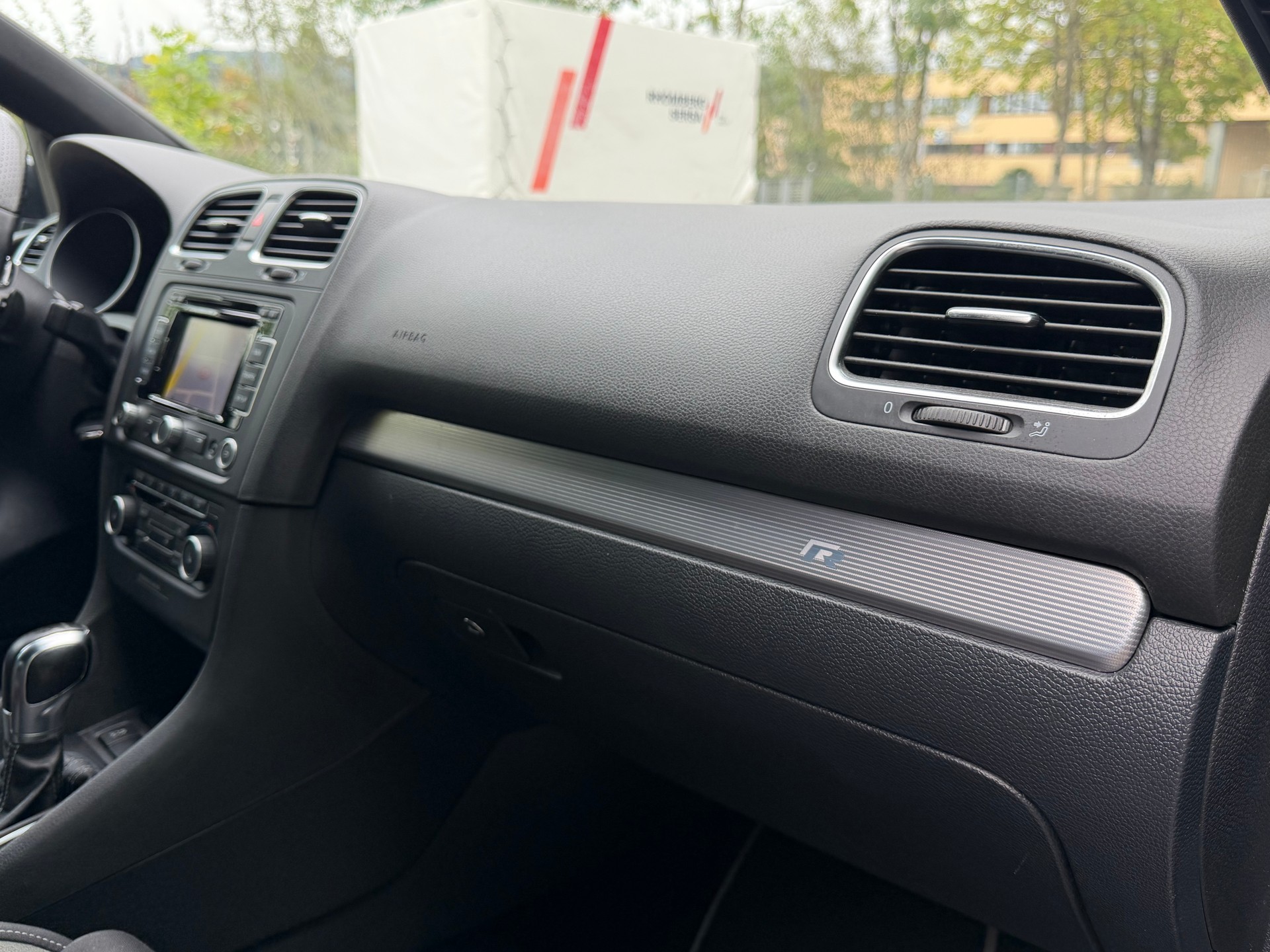 VW Golf 2.0 TSI R 4Motion DSG-image-15