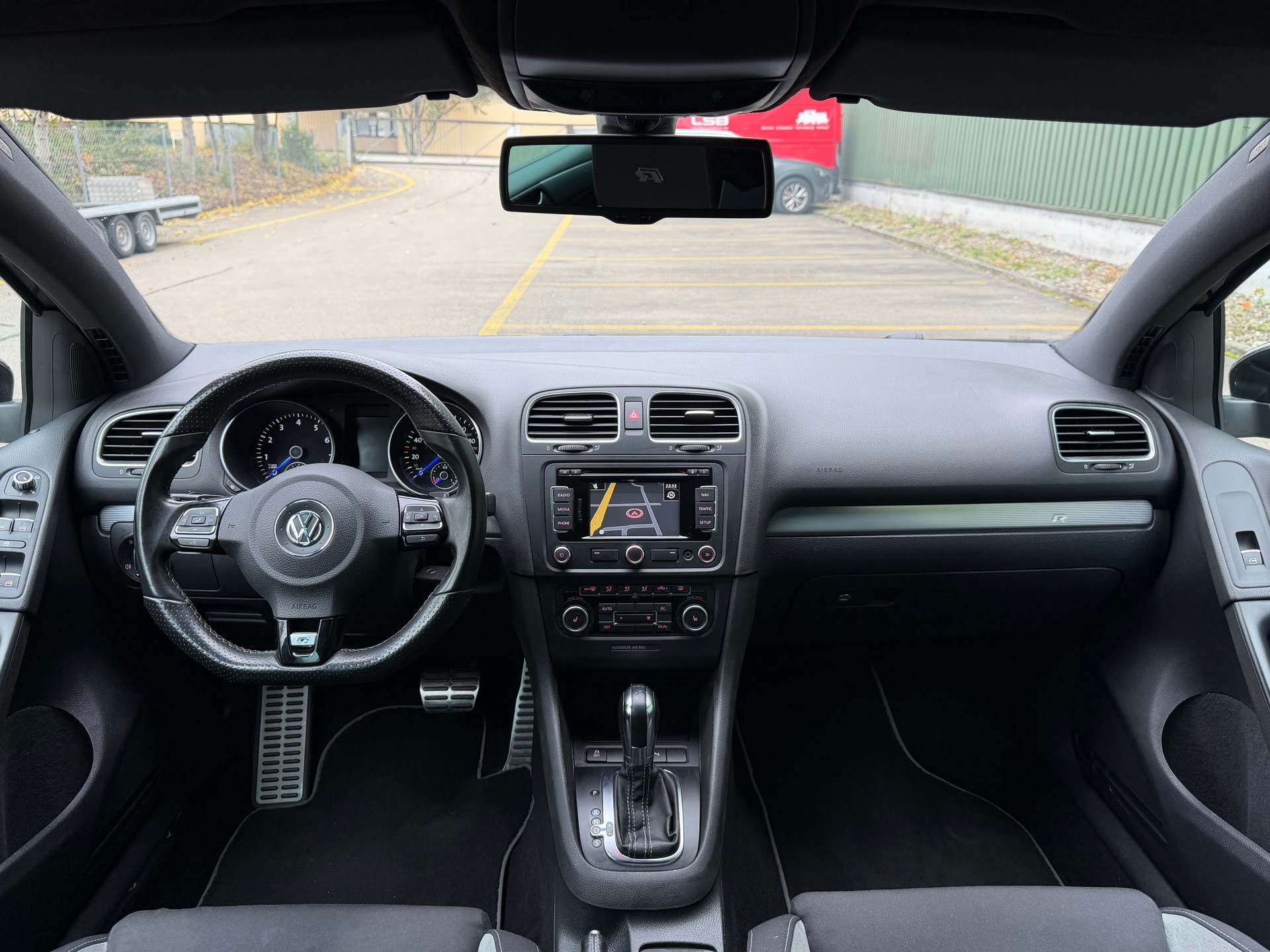 VW Golf 2.0 TSI R 4Motion DSG-image-11
