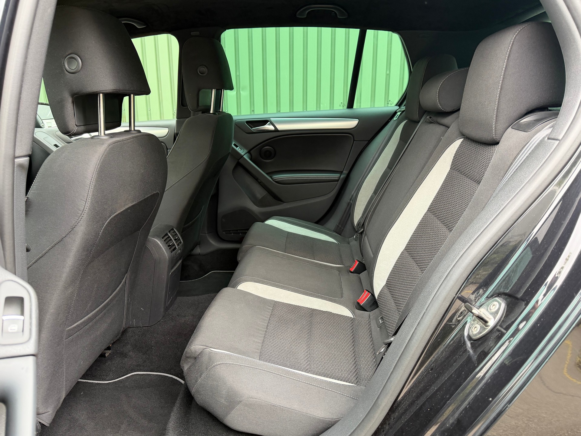 VW Golf 2.0 TSI R 4Motion DSG-image-10