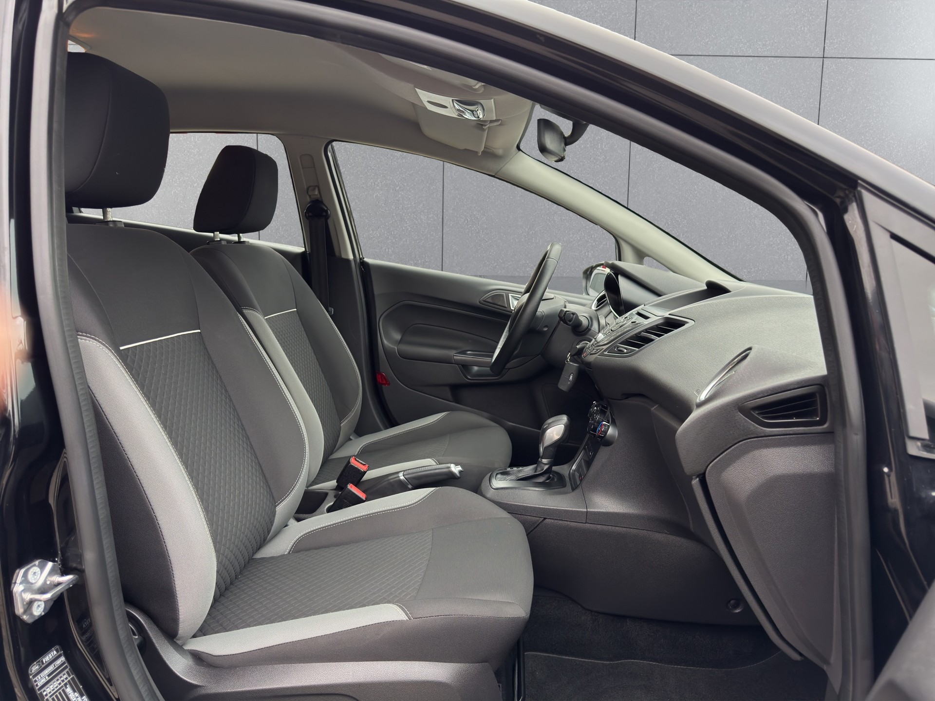 FORD Fiesta 1.0 SCTi Trend PowerShift-image-13