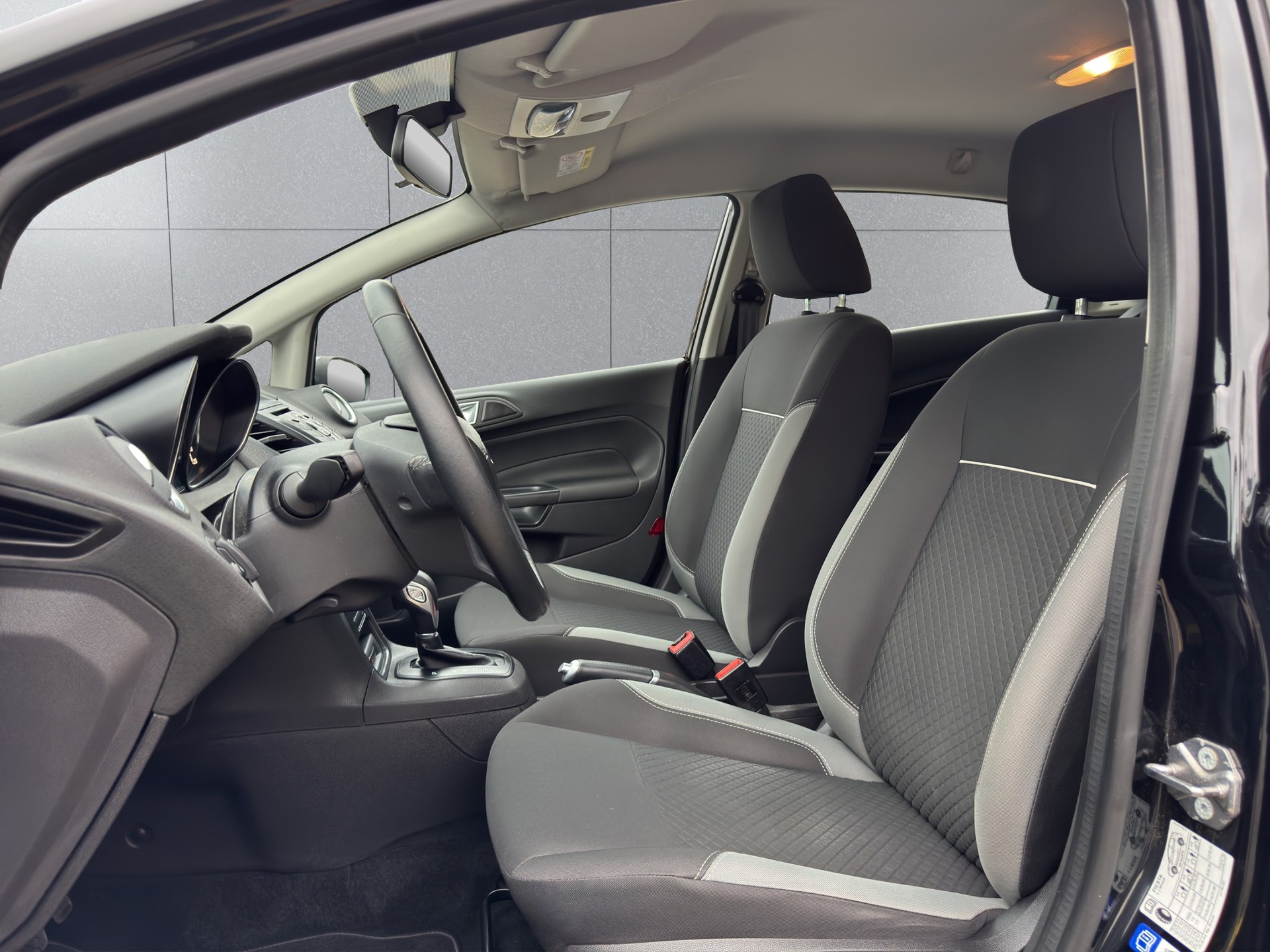 FORD Fiesta 1.0 SCTi Trend PowerShift-image-10