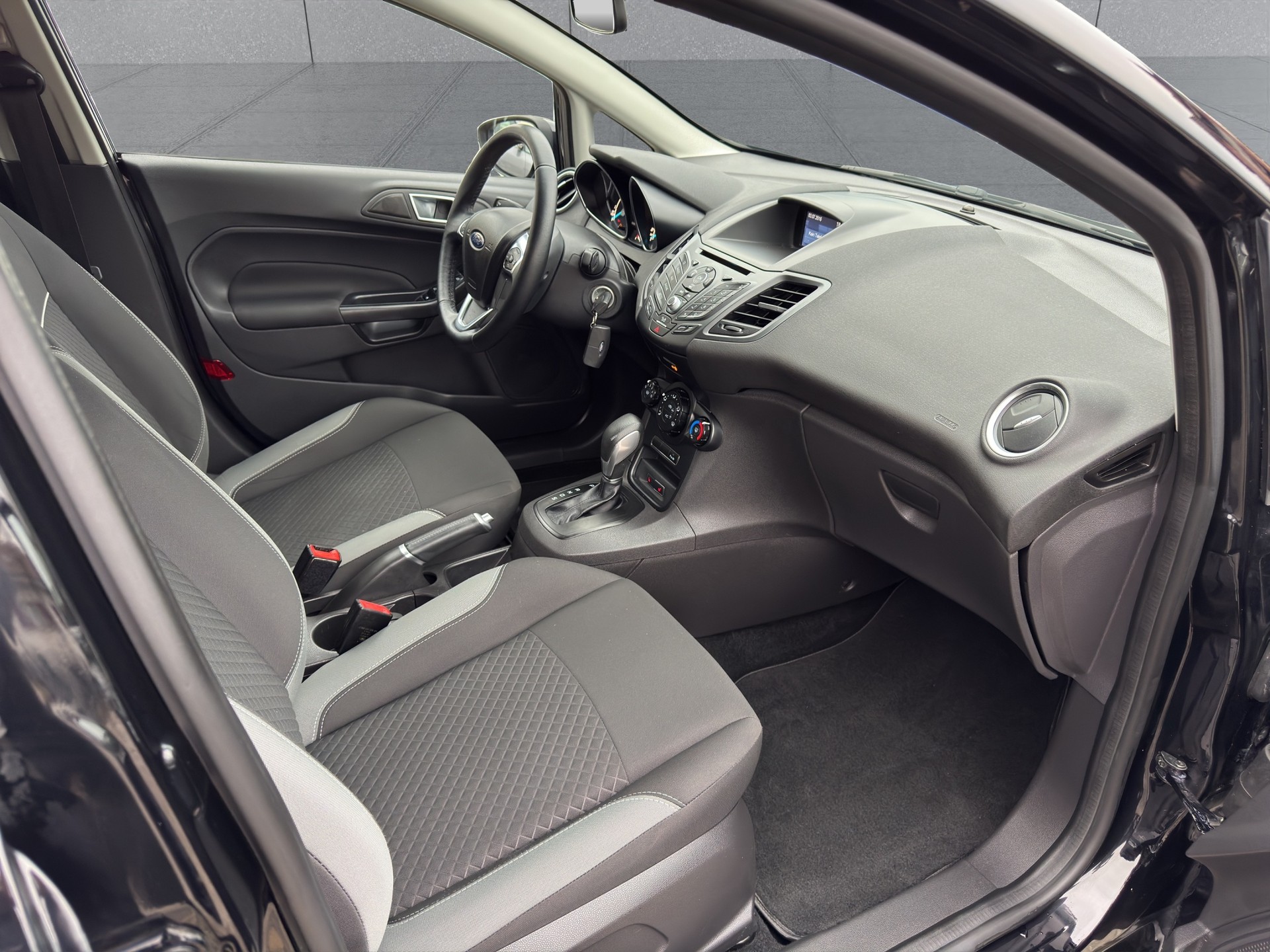 FORD Fiesta 1.0 SCTi Trend PowerShift-image-14