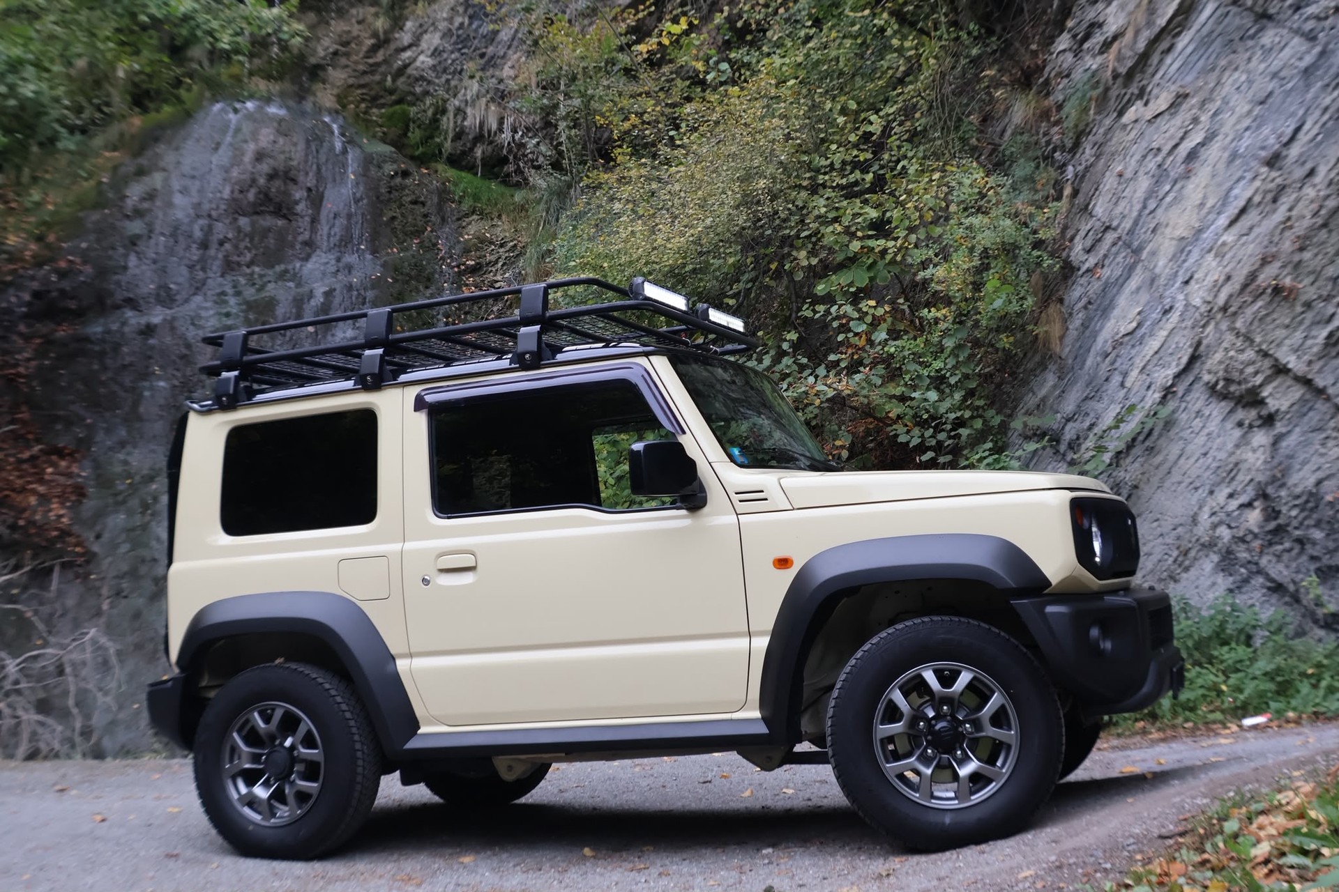 SUZUKI Jimny 1.5 Compact Top 4x4-image-3