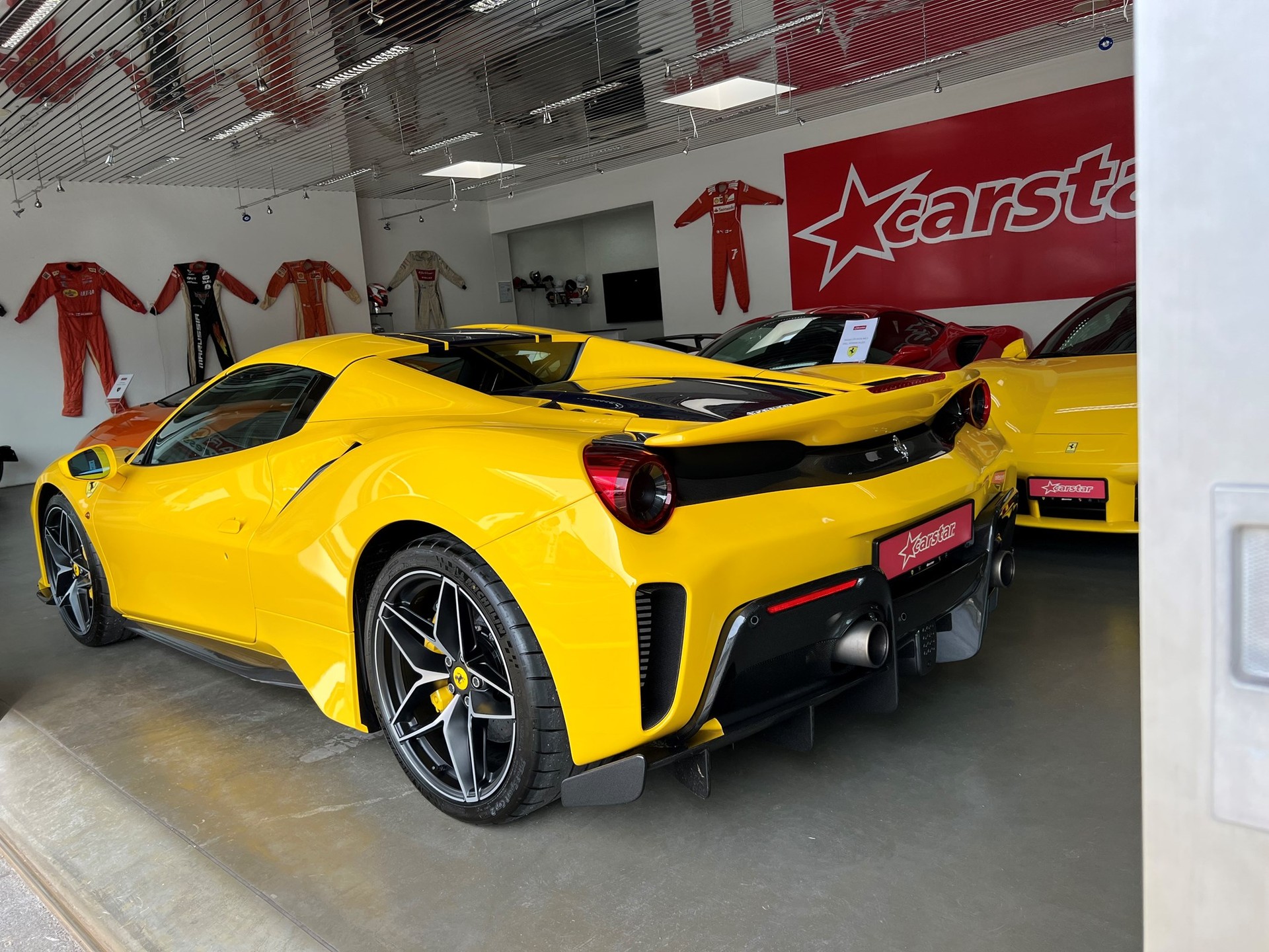 FERRARI 488 Pista Spider 3.9 V8-image-0