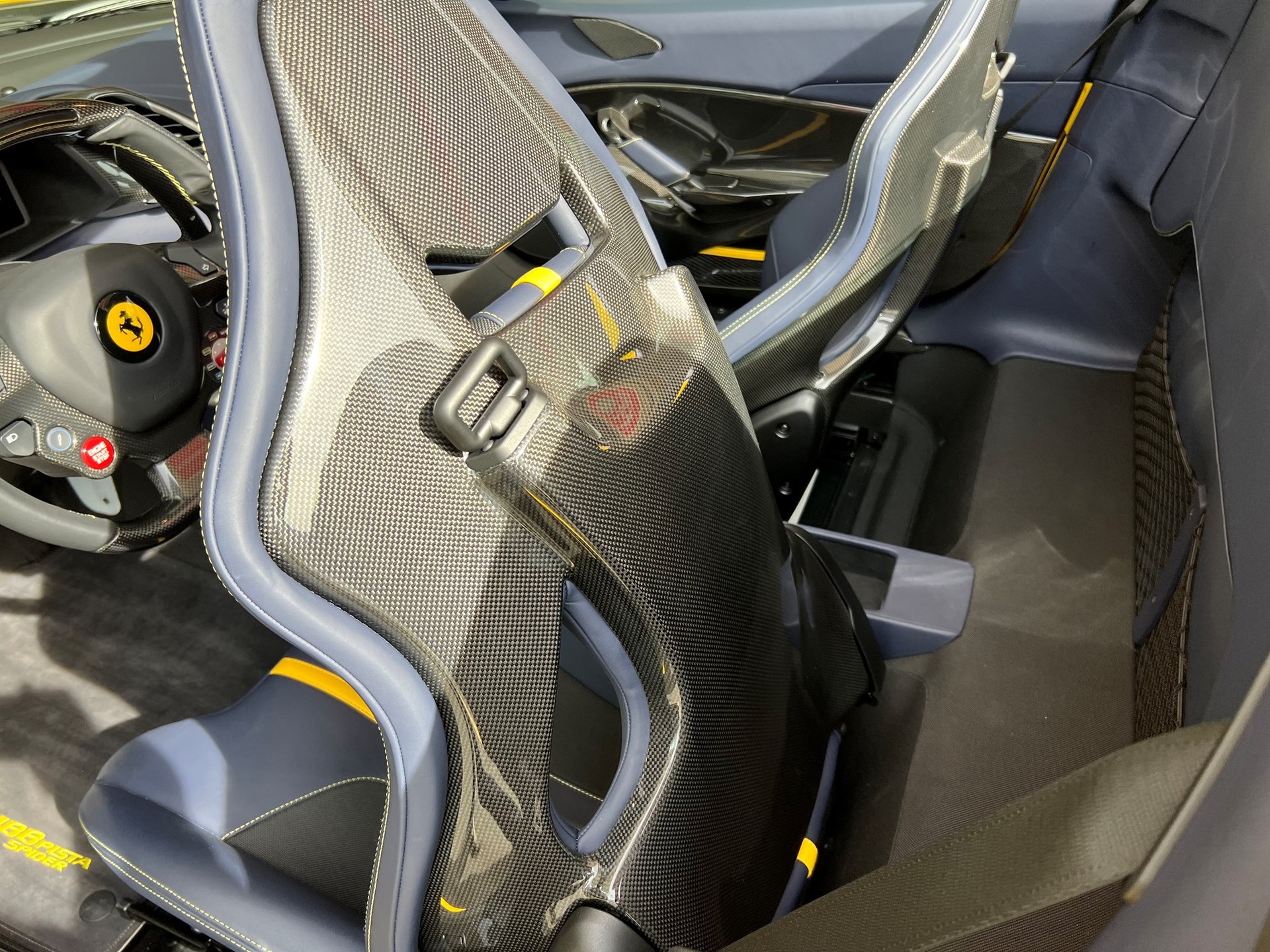 FERRARI 488 Pista Spider 3.9 V8-image-2