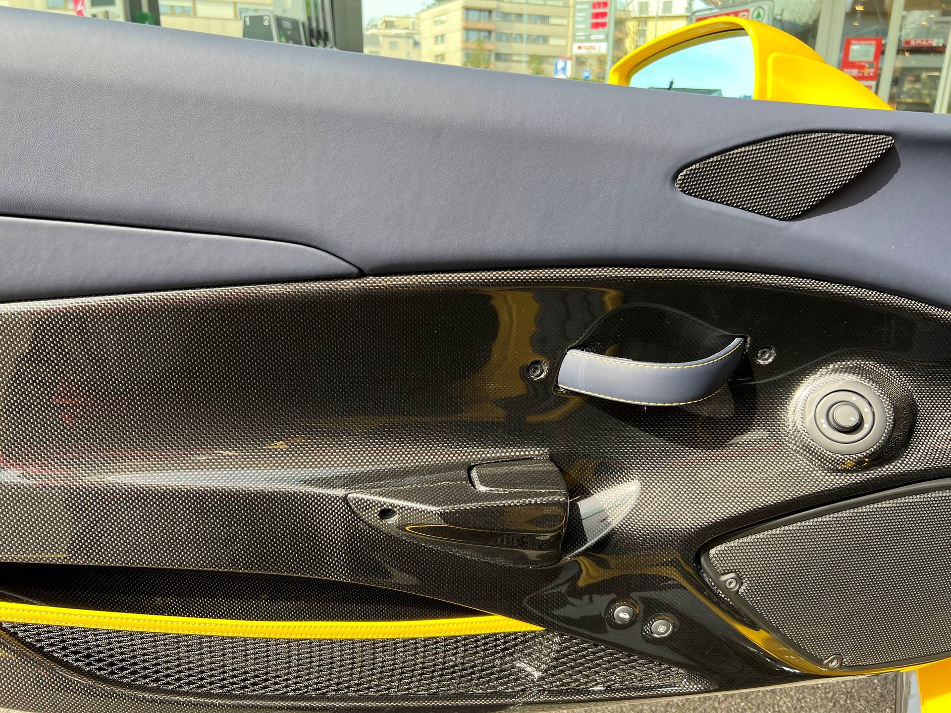 FERRARI 488 Pista Spider 3.9 V8-image-6