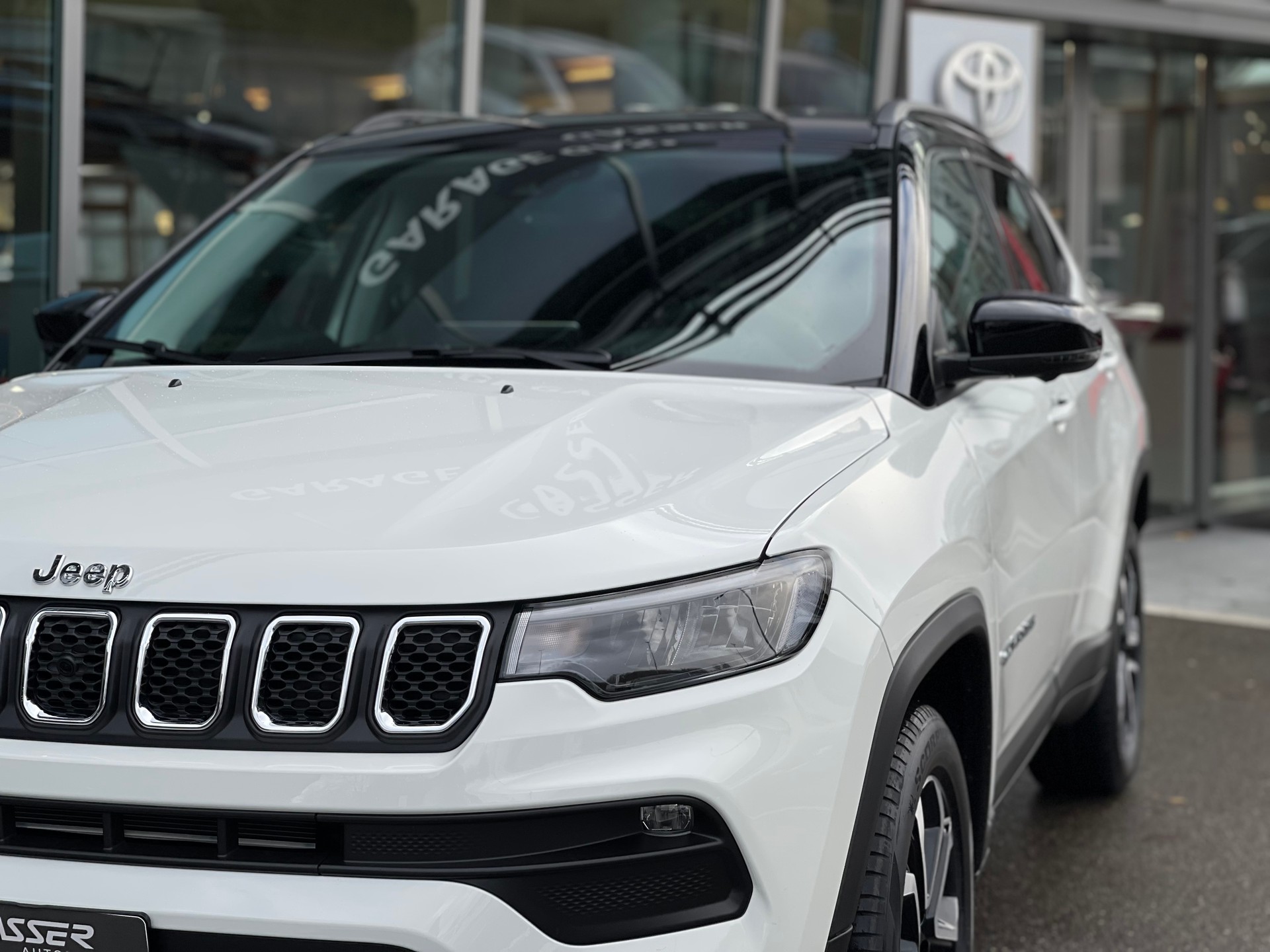 JEEP Compass 4x2 1.5 T MHEV Swiss Limited Plus-image-3