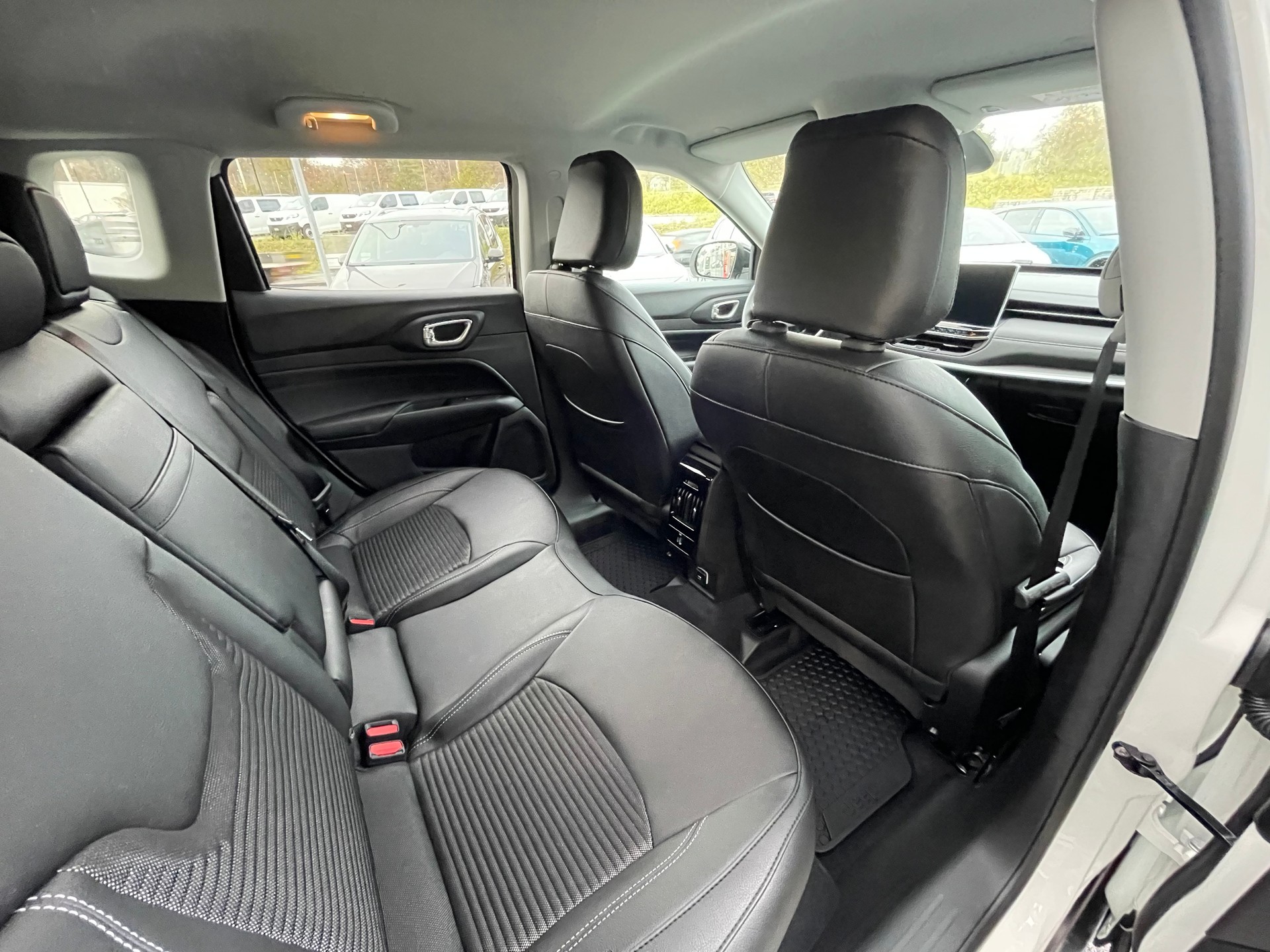 JEEP Compass 4x2 1.5 T MHEV Swiss Limited Plus-image-10