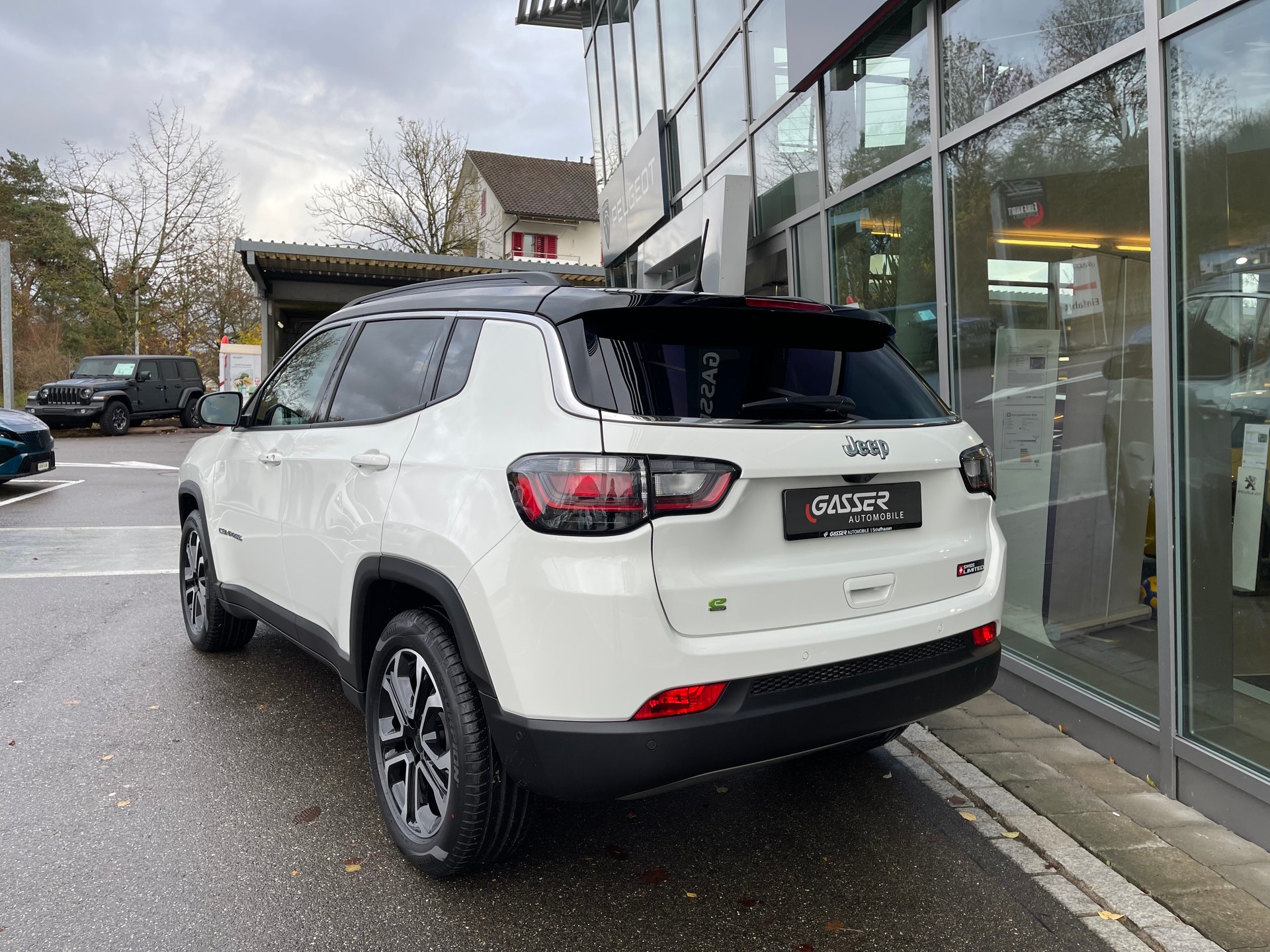 JEEP Compass 4x2 1.5 T MHEV Swiss Limited Plus-image-2