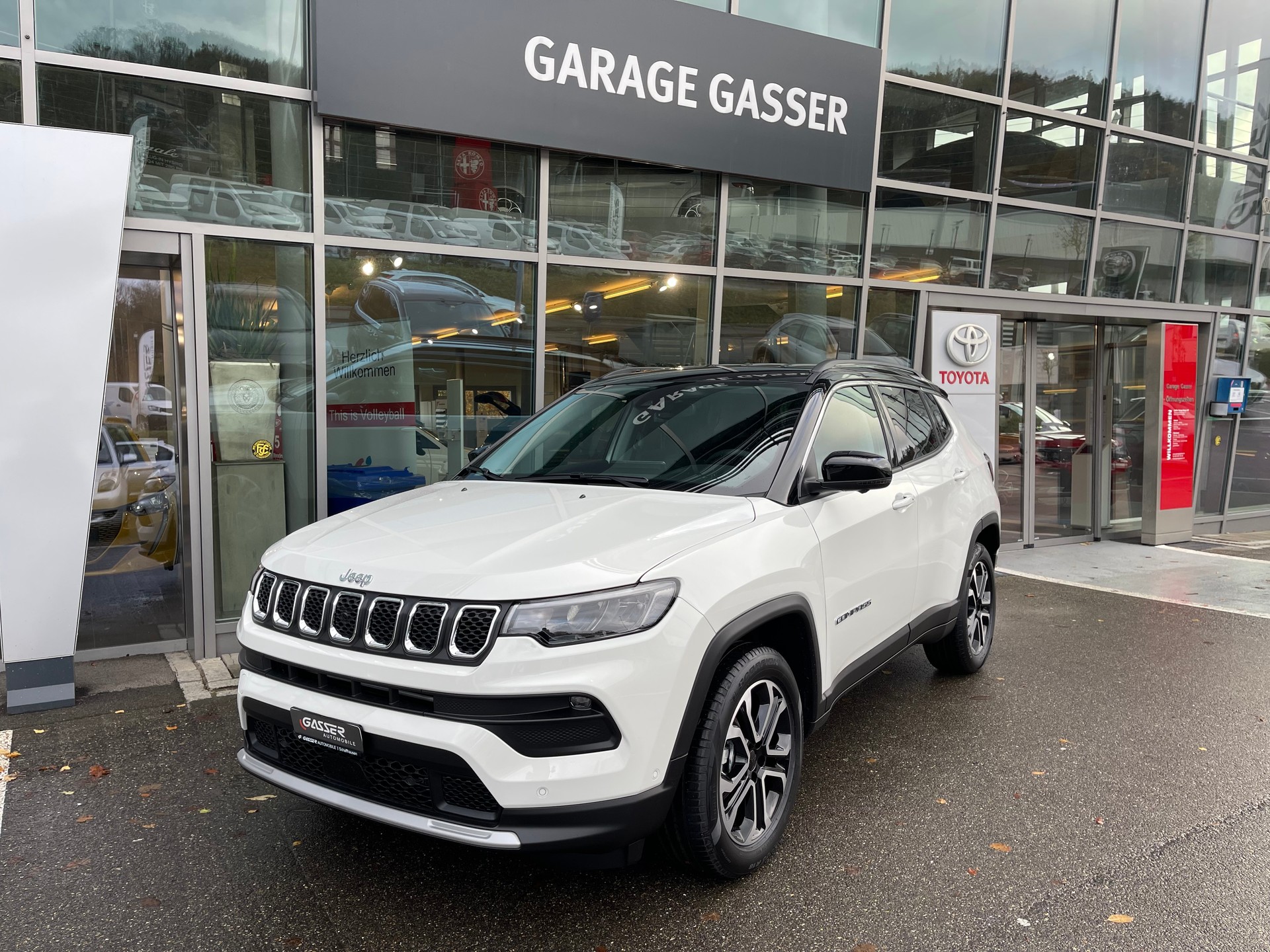 JEEP Compass 4x2 1.5 T MHEV Swiss Limited Plus-image-0