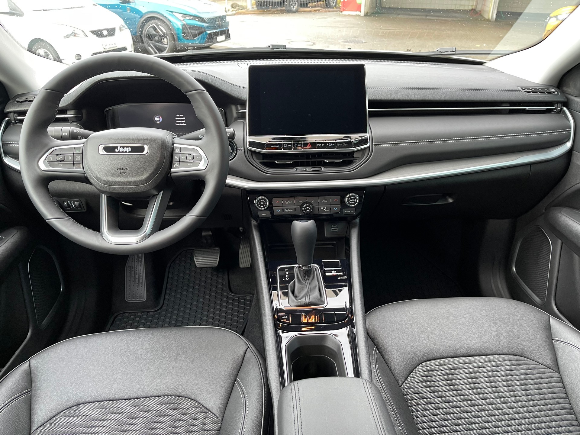 JEEP Compass 4x2 1.5 T MHEV Swiss Limited Plus-image-8