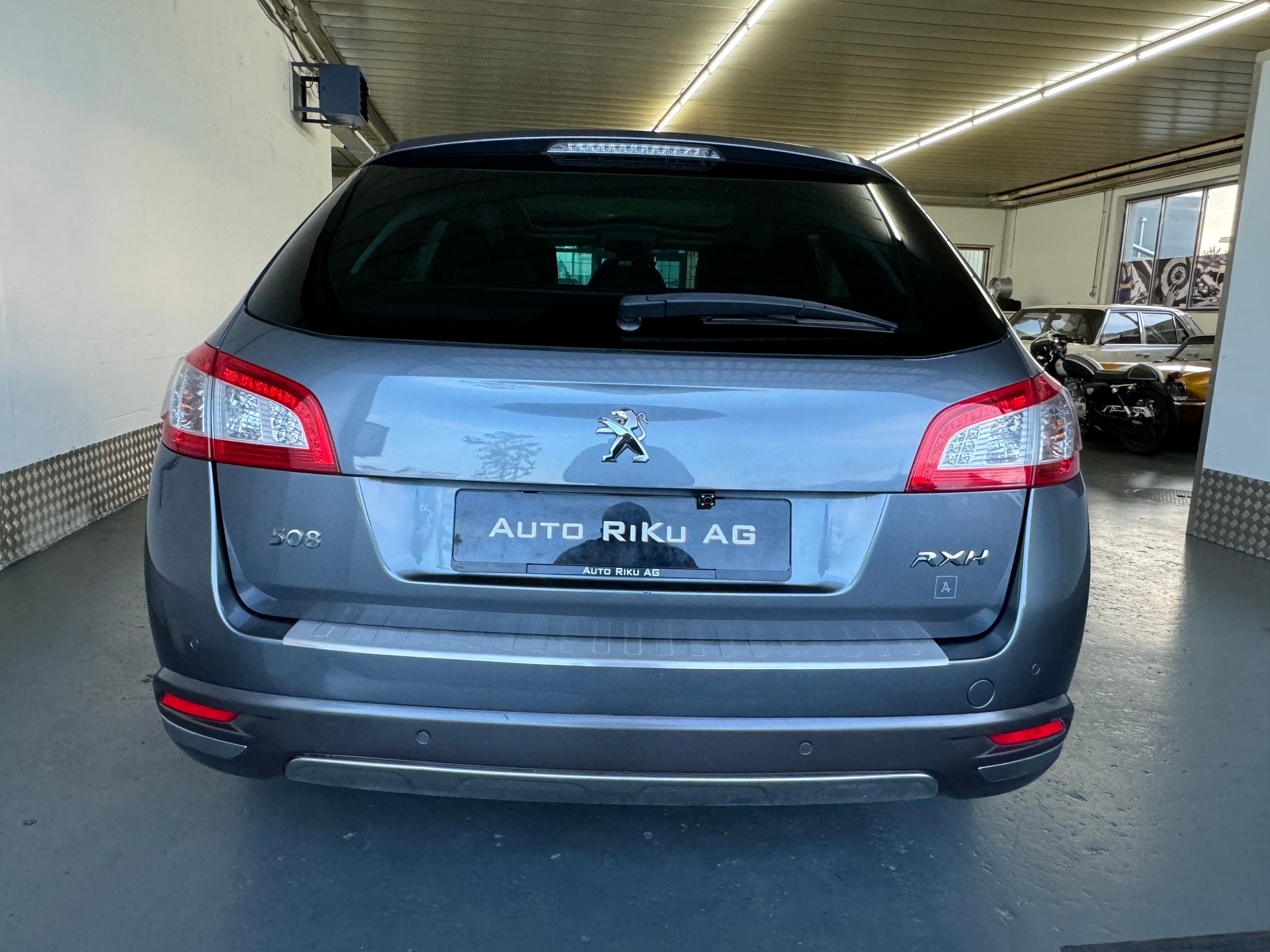 PEUGEOT 508 RXH 2.0 HDI Hybrid4 EGS6-image-10