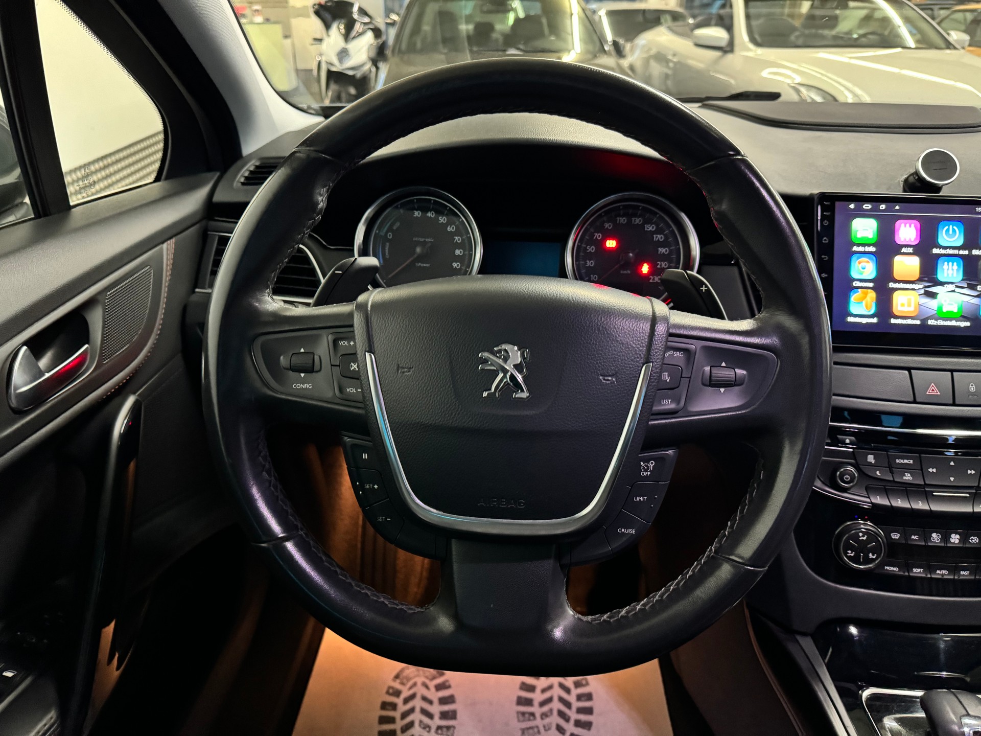 PEUGEOT 508 RXH 2.0 HDI Hybrid4 EGS6-image-18