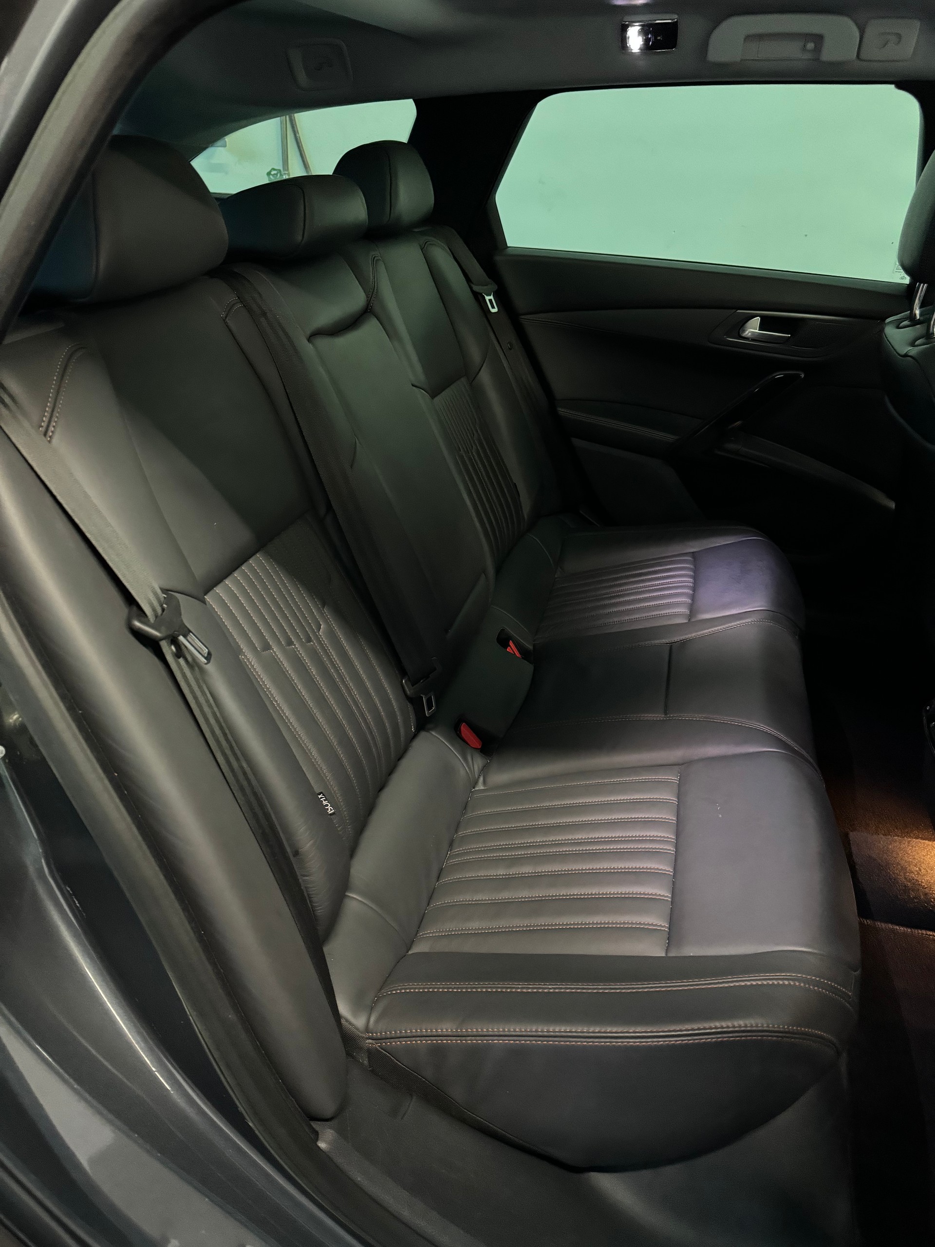 PEUGEOT 508 RXH 2.0 HDI Hybrid4 EGS6-image-24