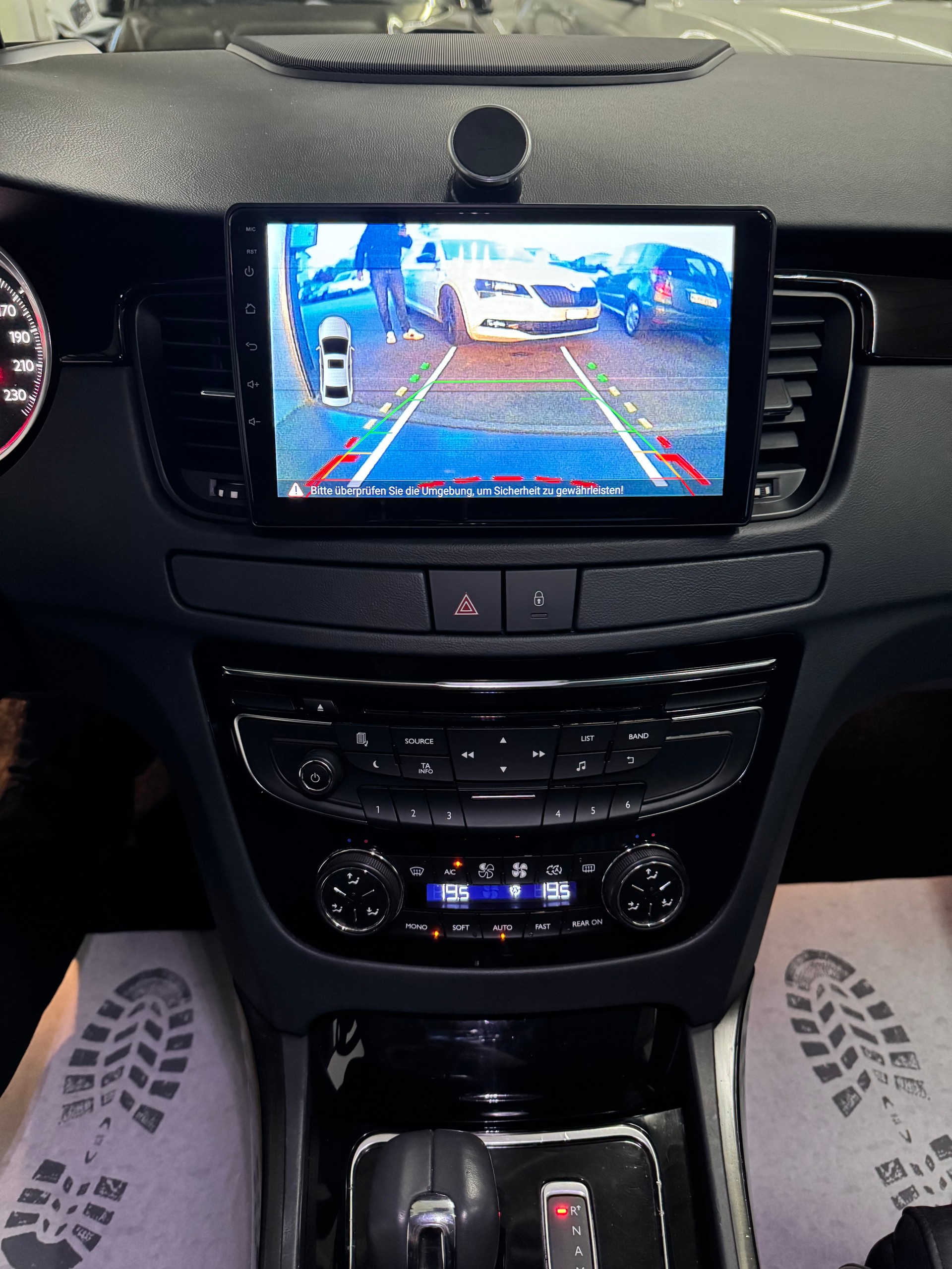 PEUGEOT 508 RXH 2.0 HDI Hybrid4 EGS6-image-17