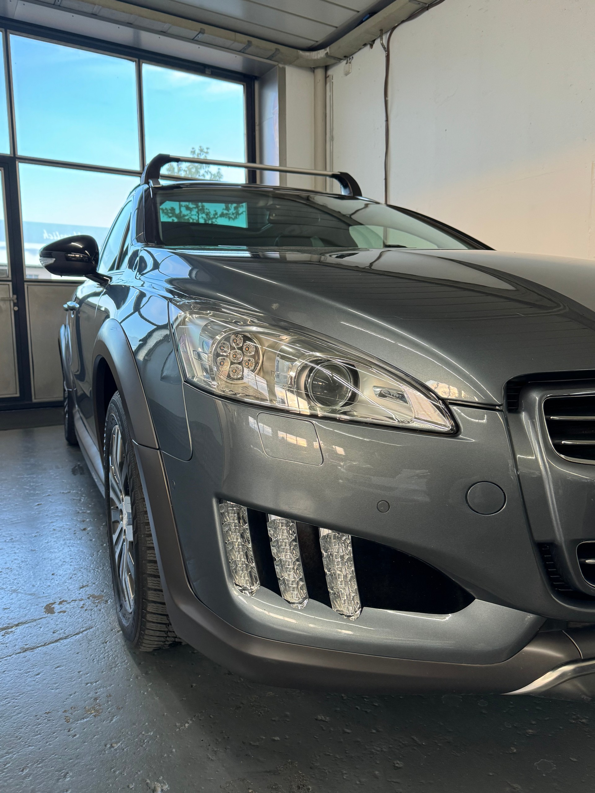 PEUGEOT 508 RXH 2.0 HDI Hybrid4 EGS6-image-2