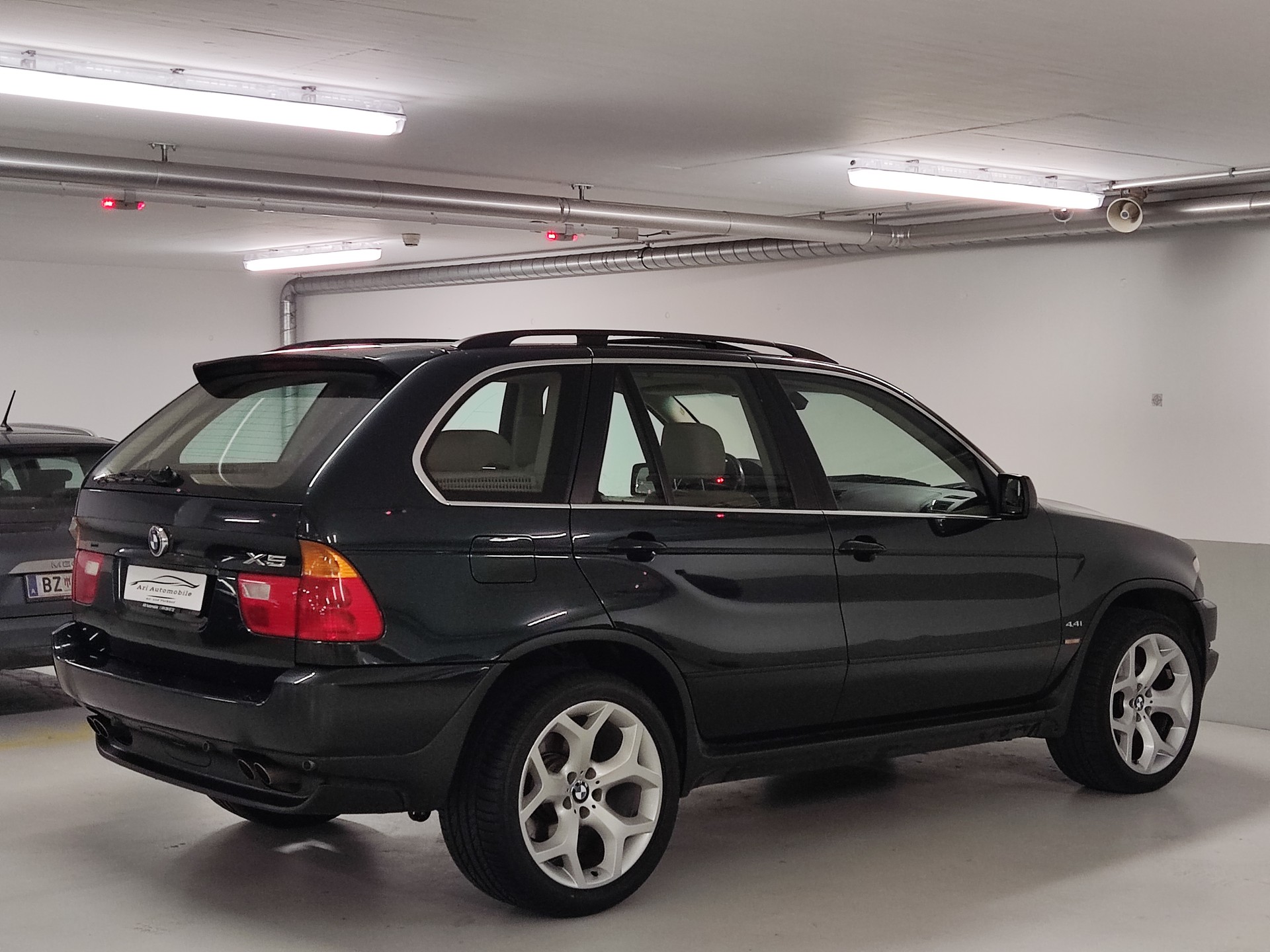 BMW X5 4.4i-image-5