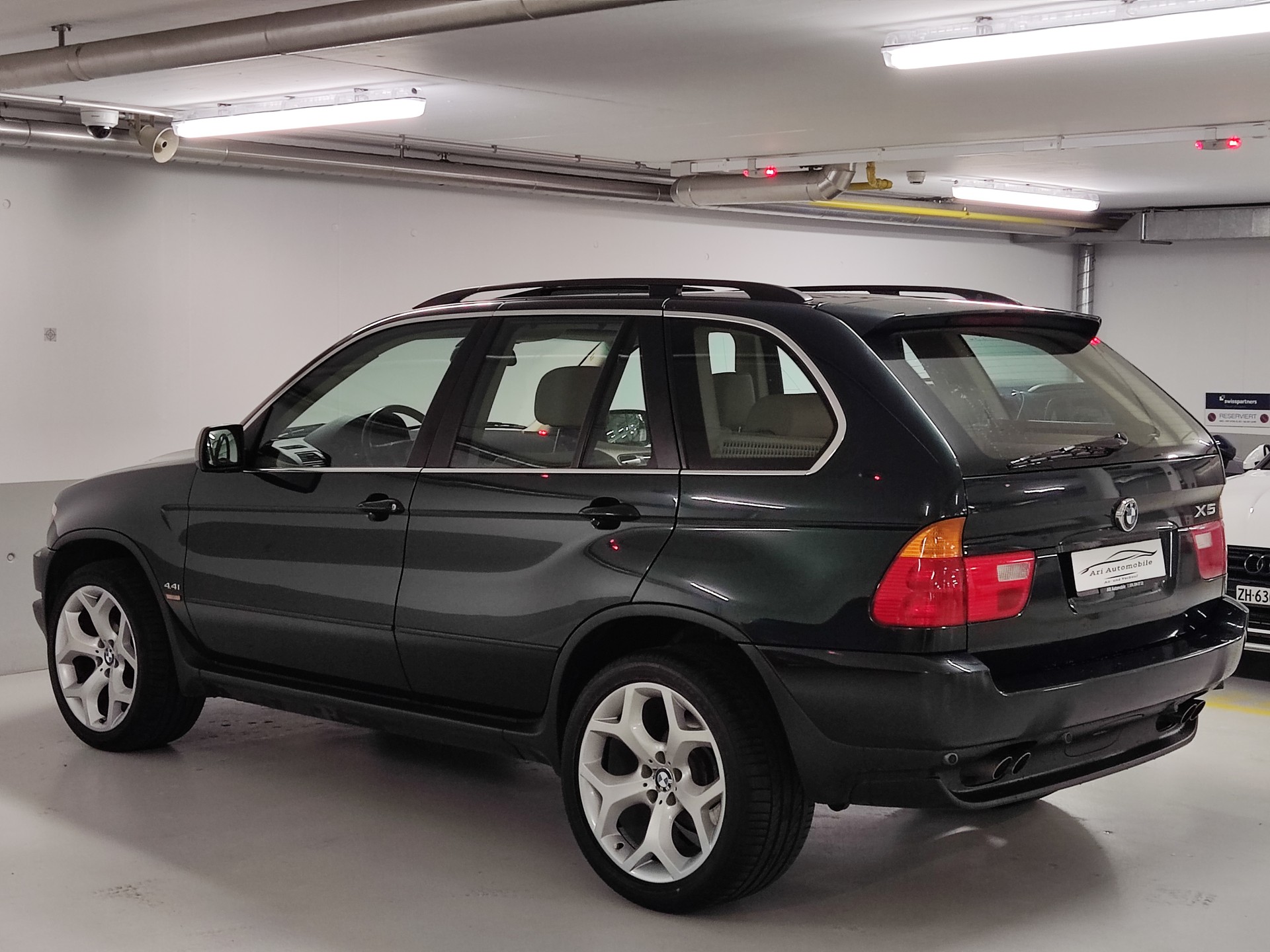 BMW X5 4.4i-image-8