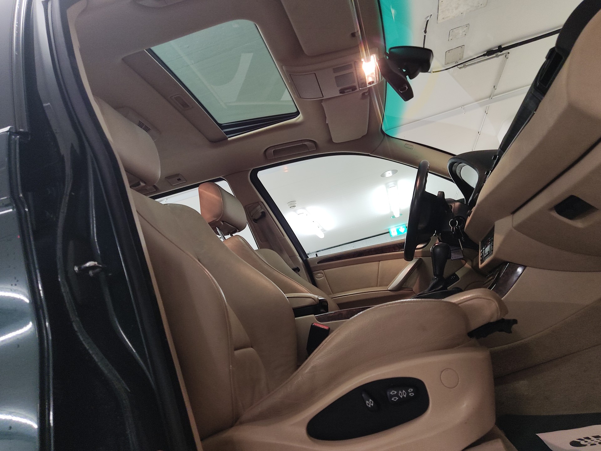 BMW X5 4.4i-image-13