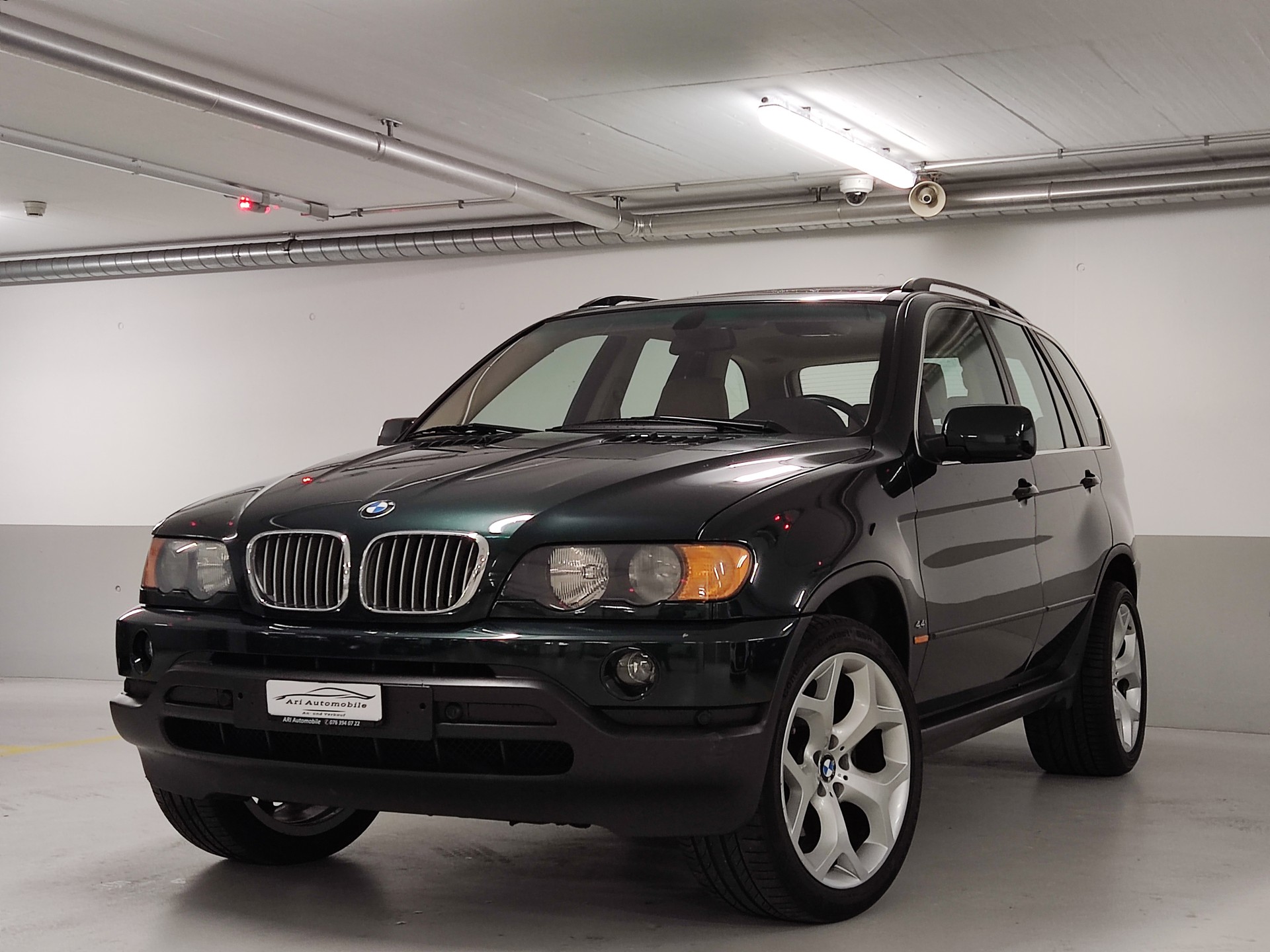 BMW X5 4.4i-image-1