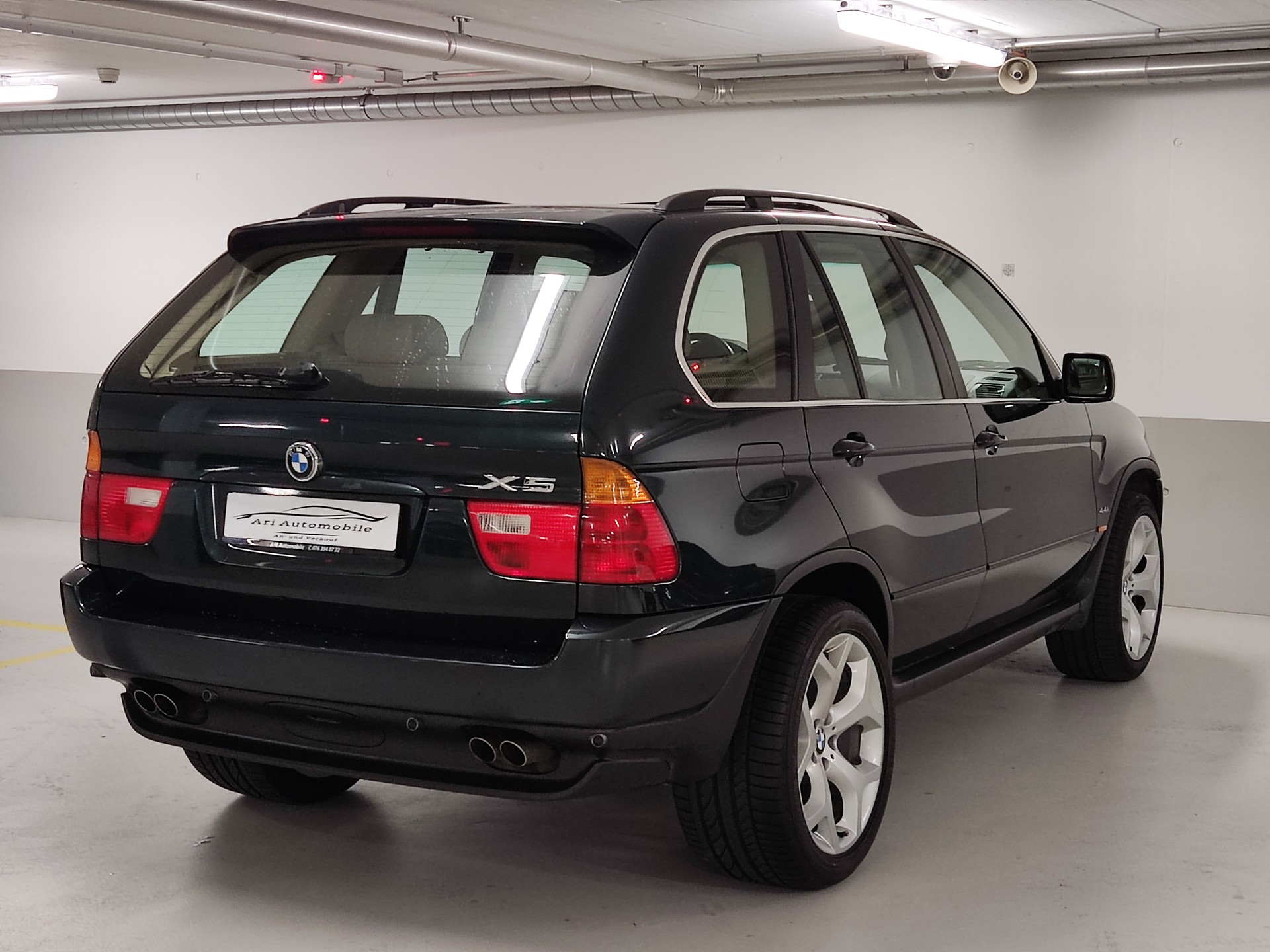 BMW X5 4.4i-image-6