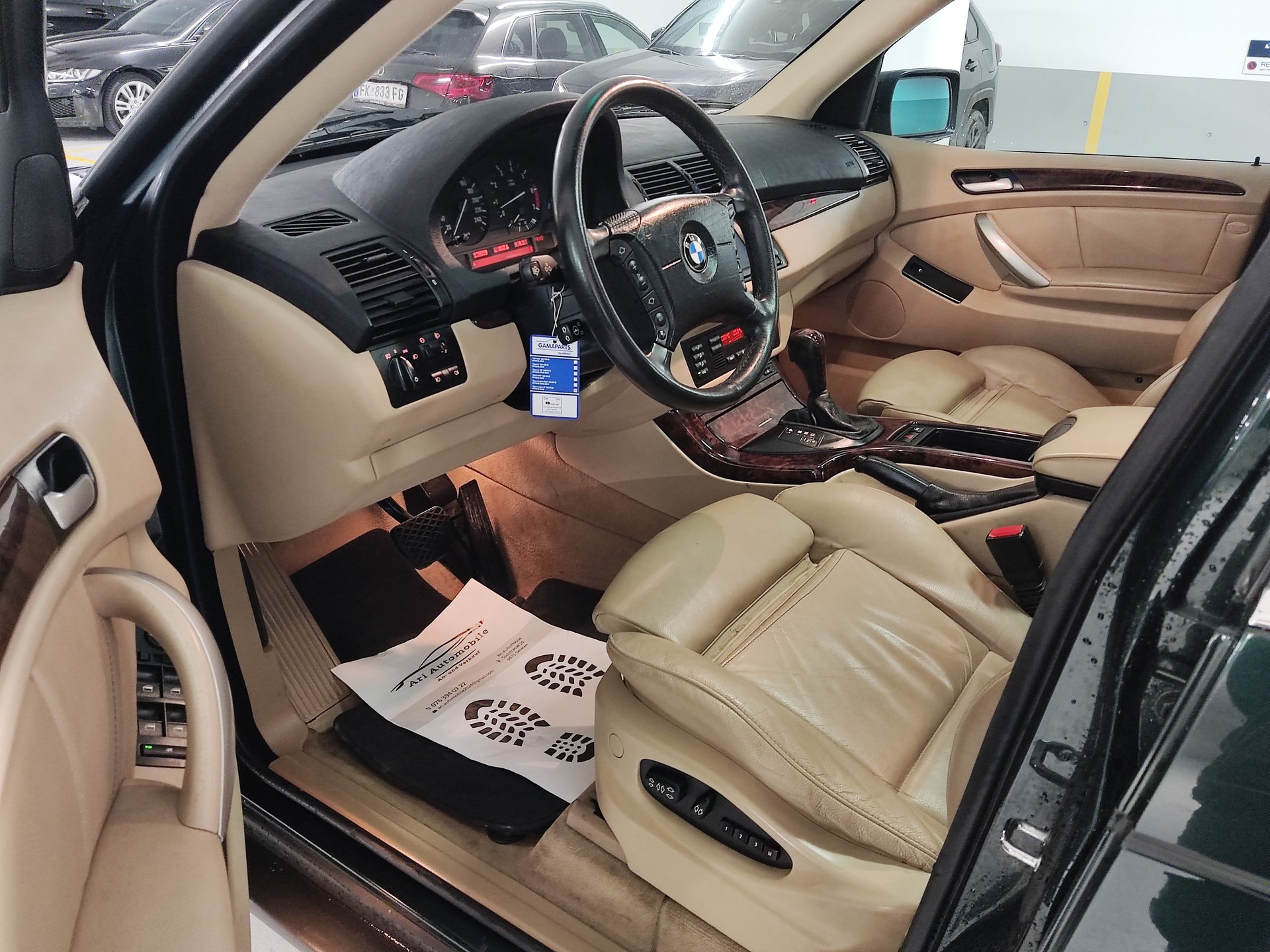 BMW X5 4.4i-image-10