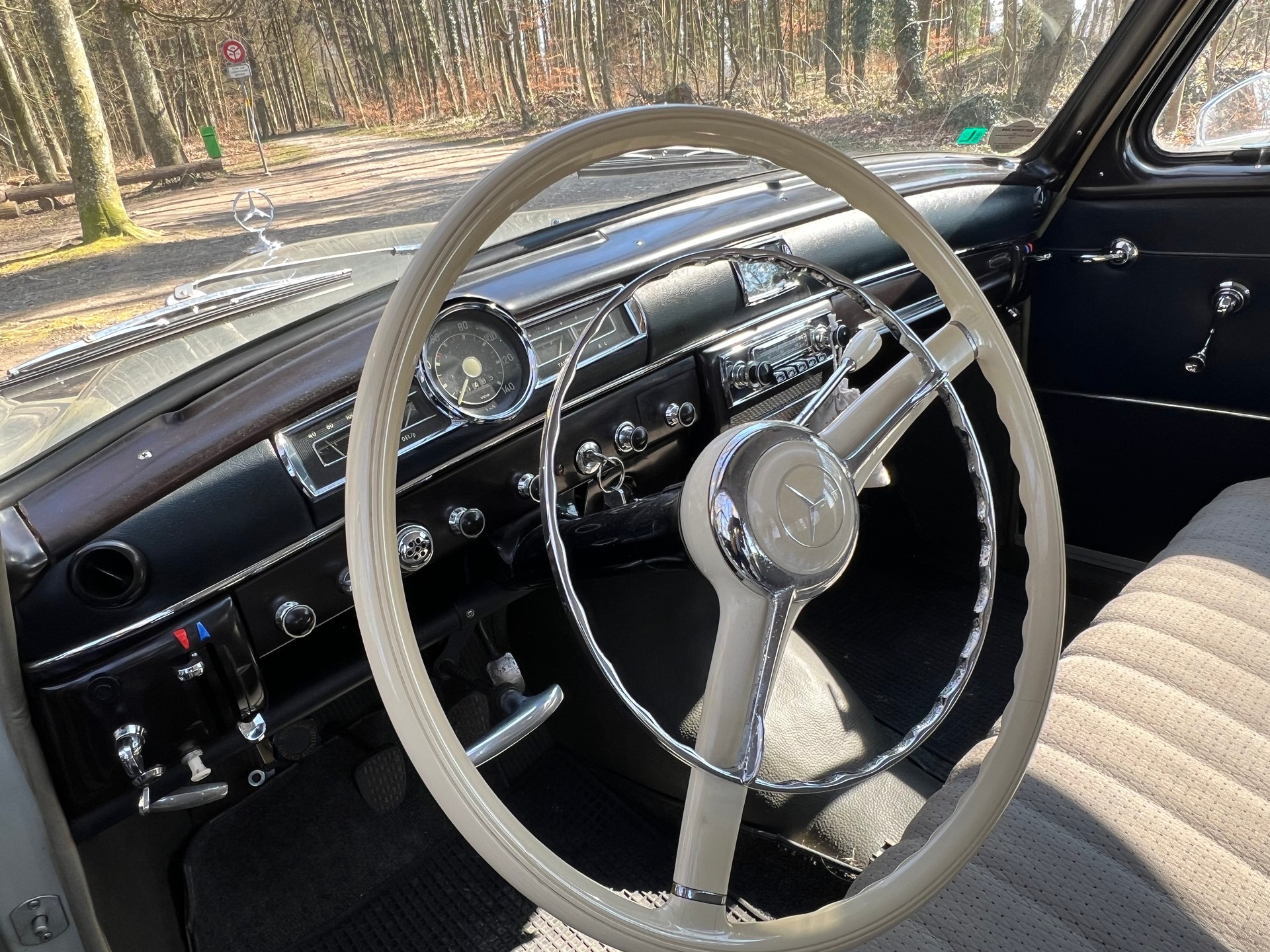 MERCEDES-BENZ 180D-image-4