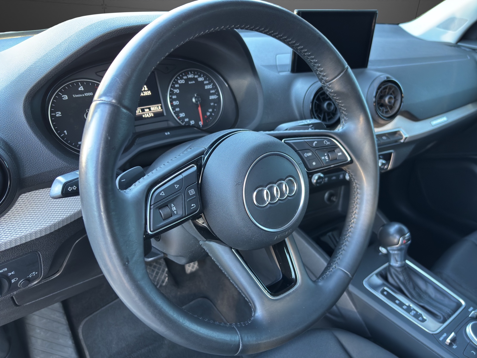AUDI Q2 2.0 TDI quattro S-tronic-image-3