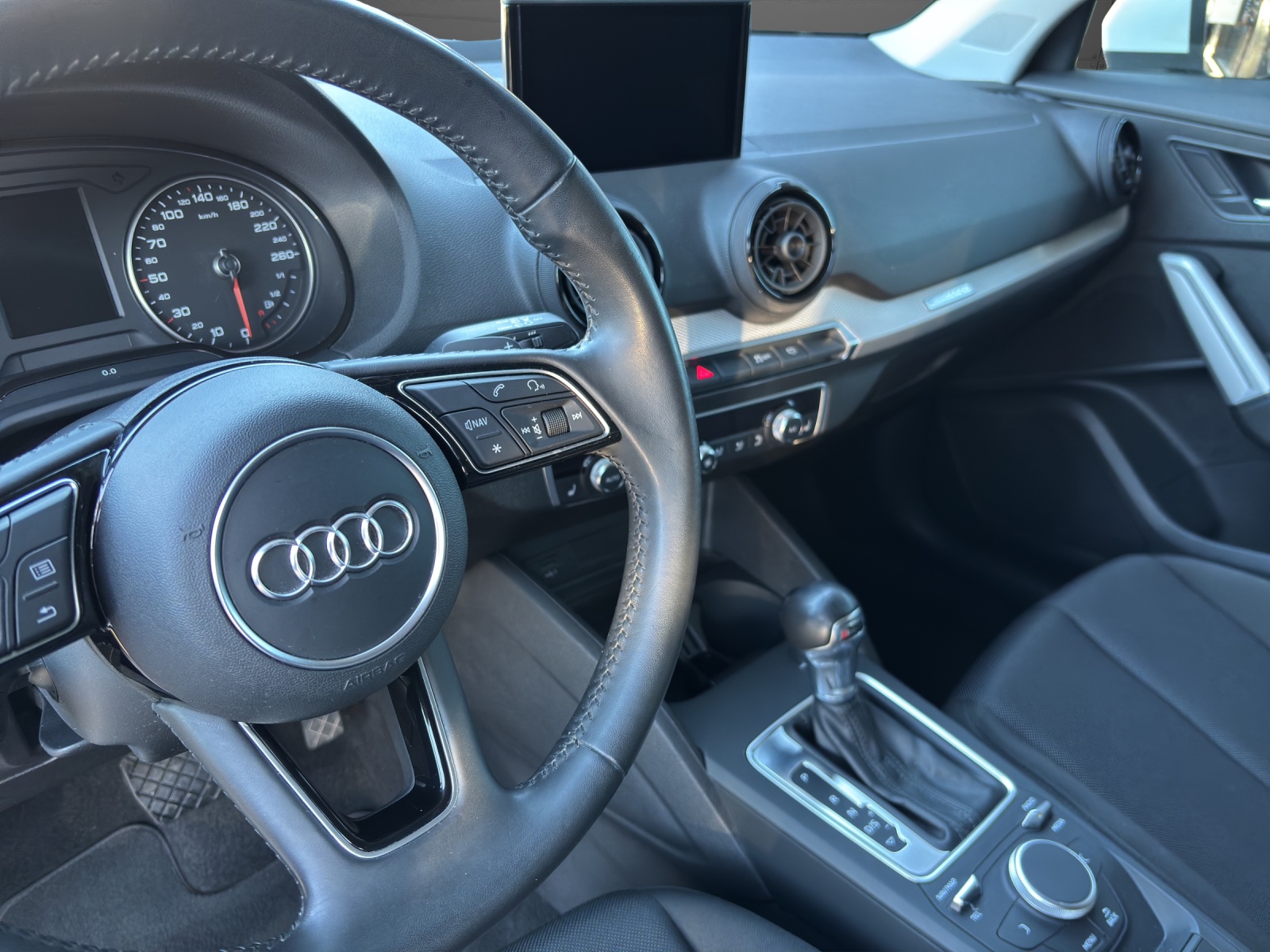 AUDI Q2 2.0 TDI quattro S-tronic-image-4