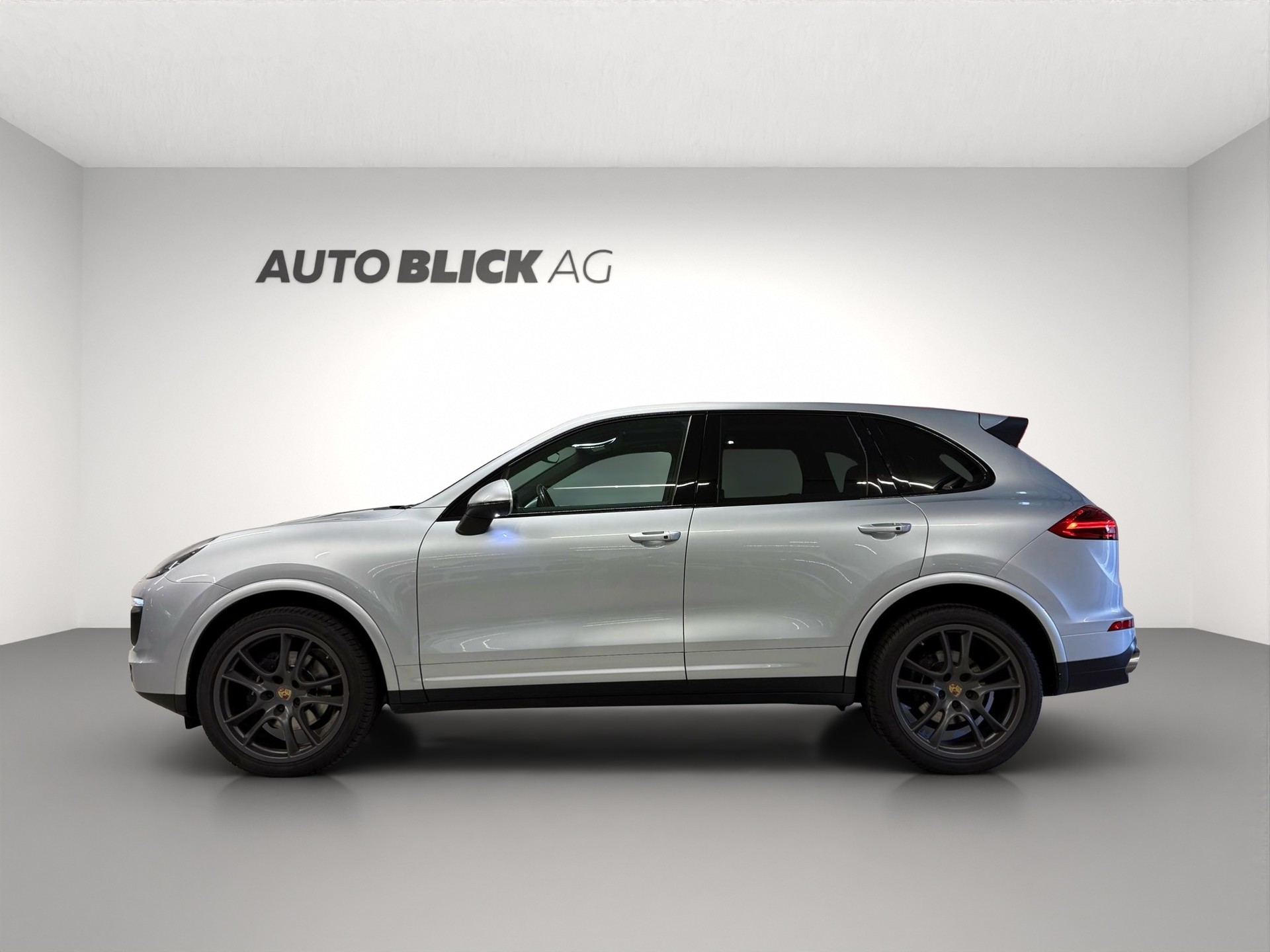 PORSCHE Cayenne Diesel Platinum Edition-image-3