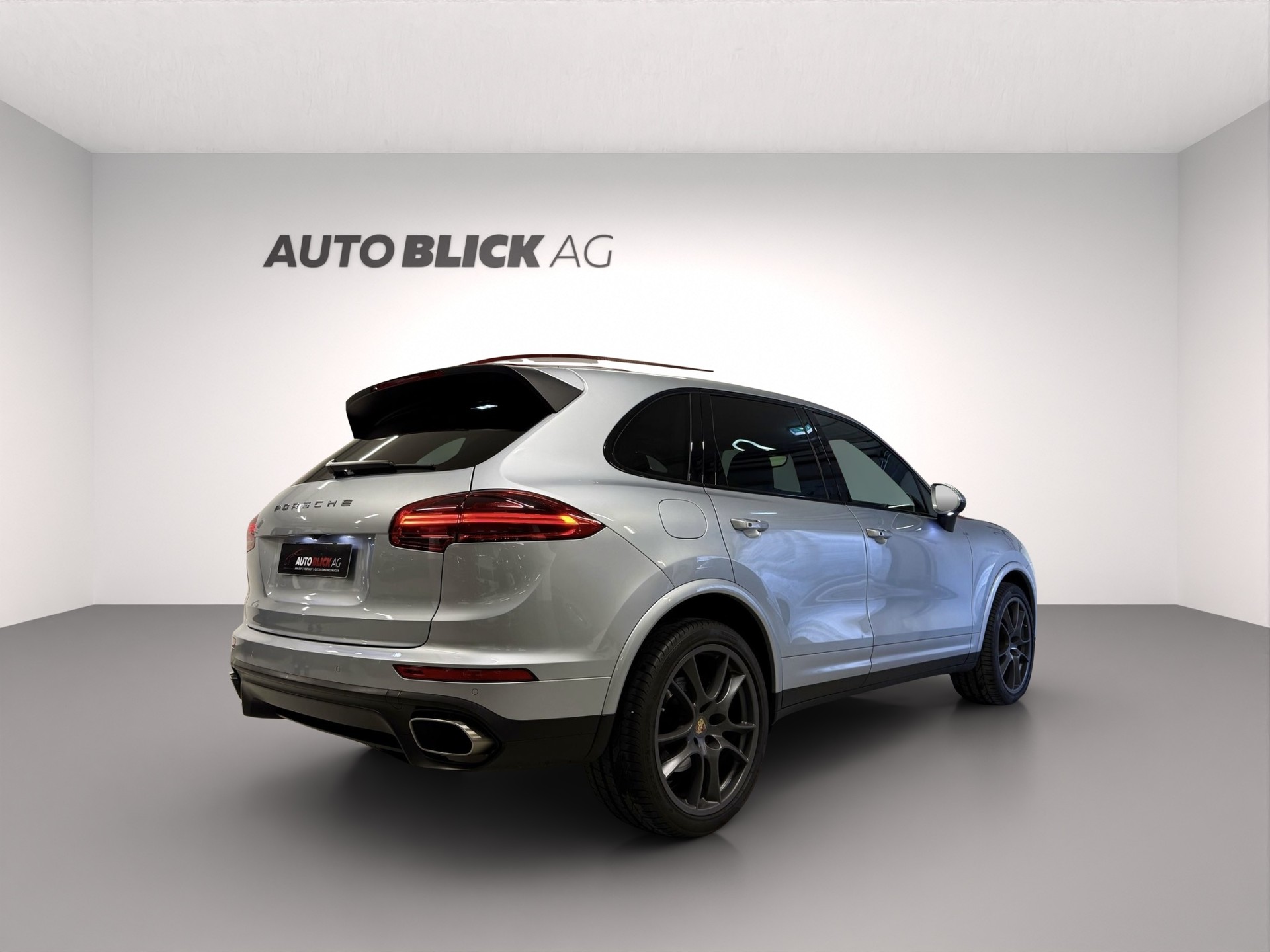 PORSCHE Cayenne Diesel Platinum Edition-image-4
