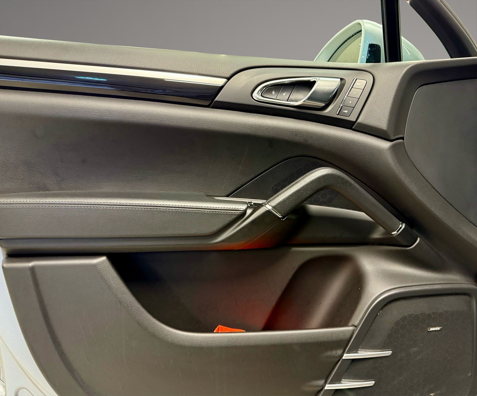 PORSCHE Cayenne Diesel Platinum Edition-image-6