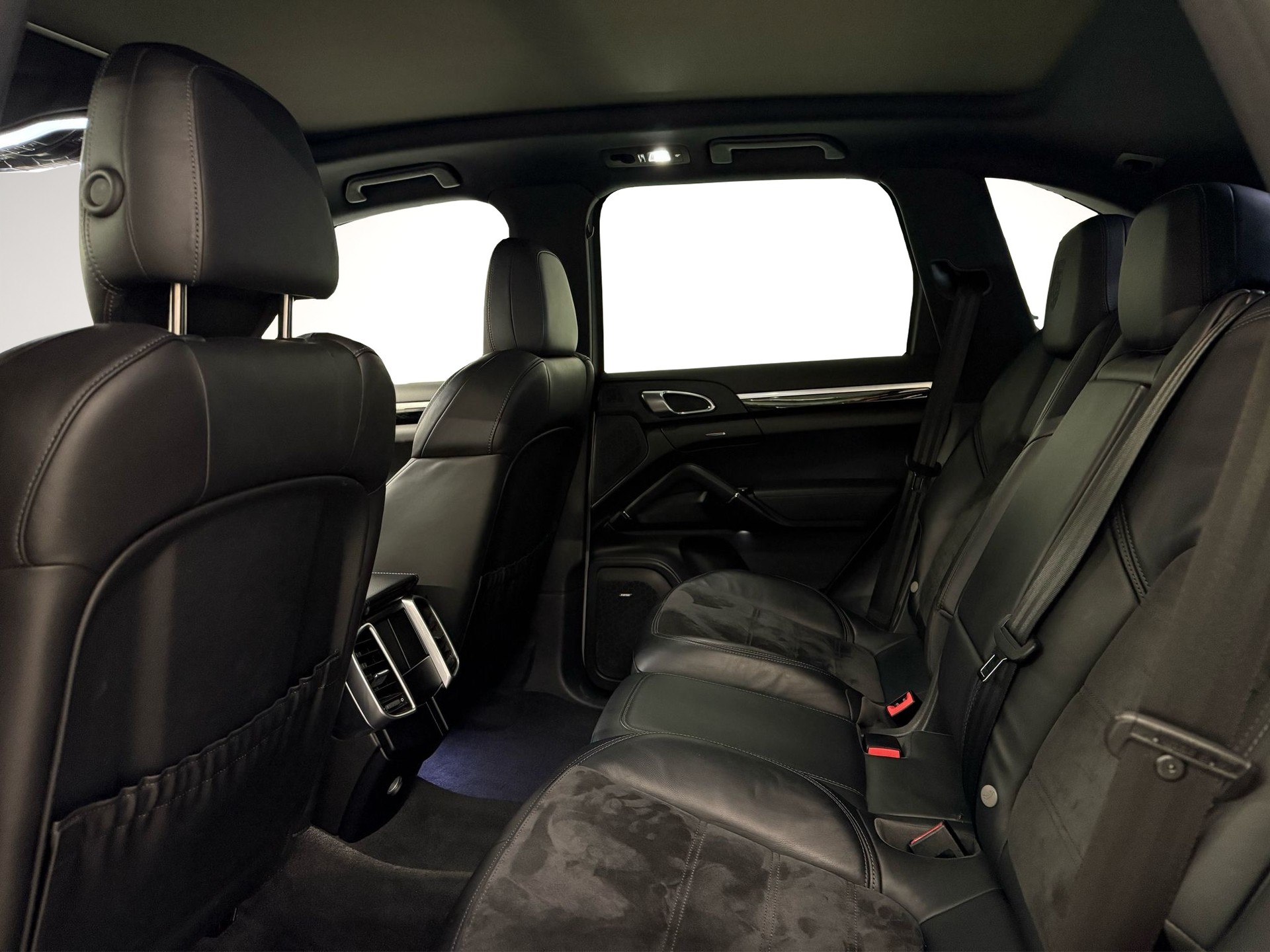 PORSCHE Cayenne Diesel Platinum Edition-image-12