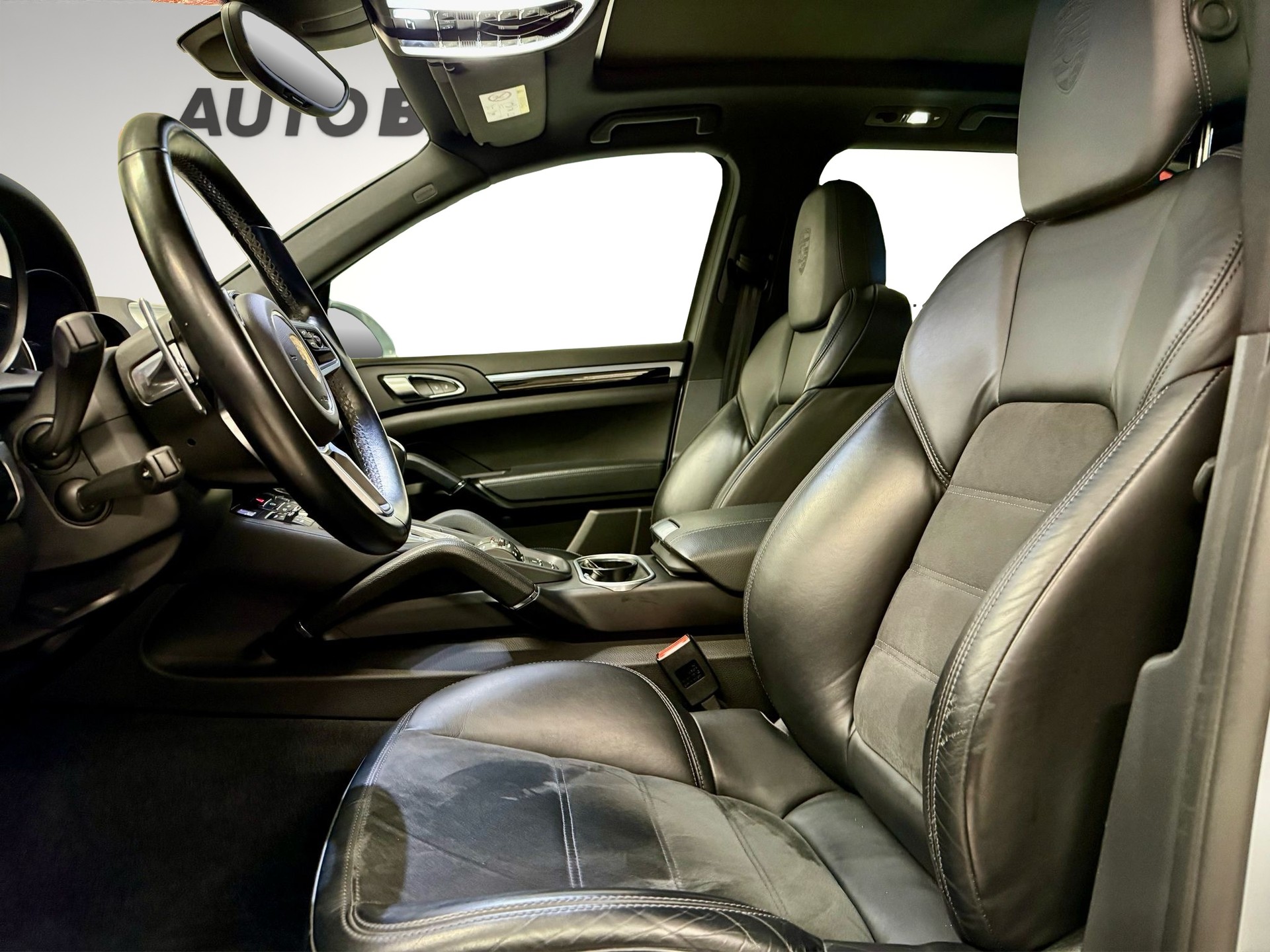 PORSCHE Cayenne Diesel Platinum Edition-image-7