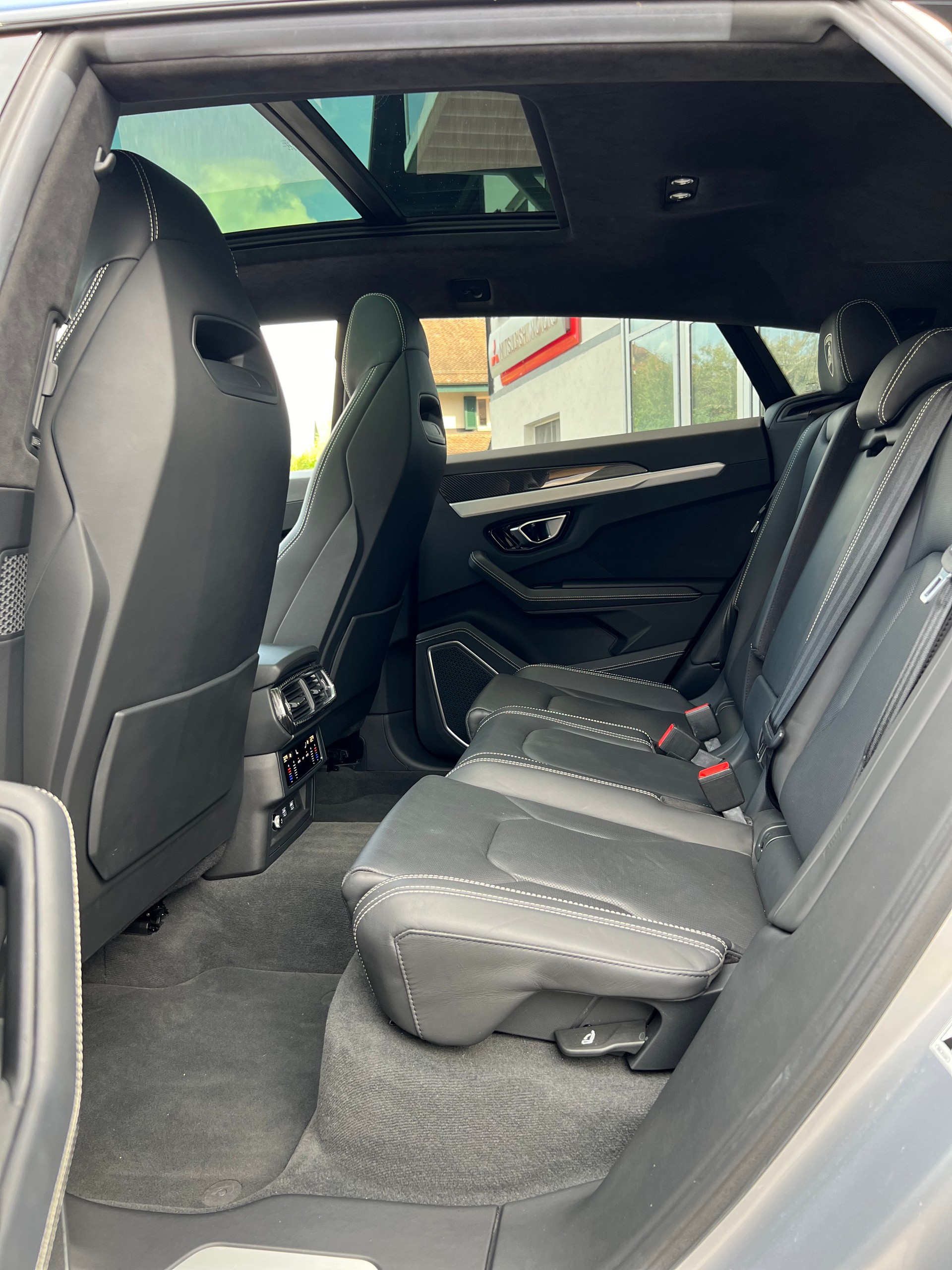 LAMBORGHINI Urus E-Gear Graphite Capsule-image-17