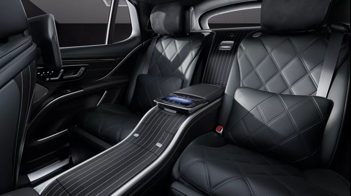 MERCEDES-BENZ EQS SUV 680 Maybach-image-6