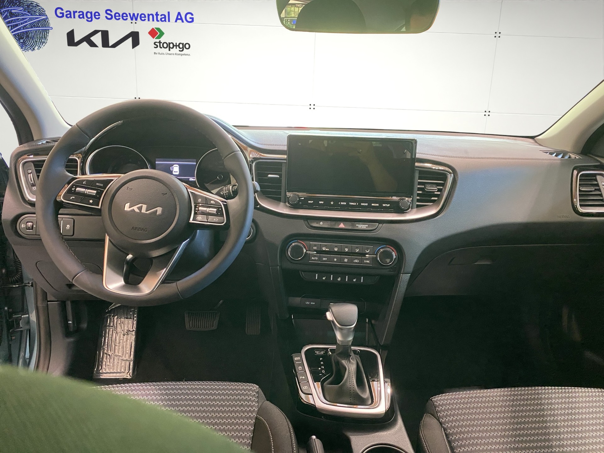 KIA Ceed 1.5 T-GDi MHEV Power DCT-image-6