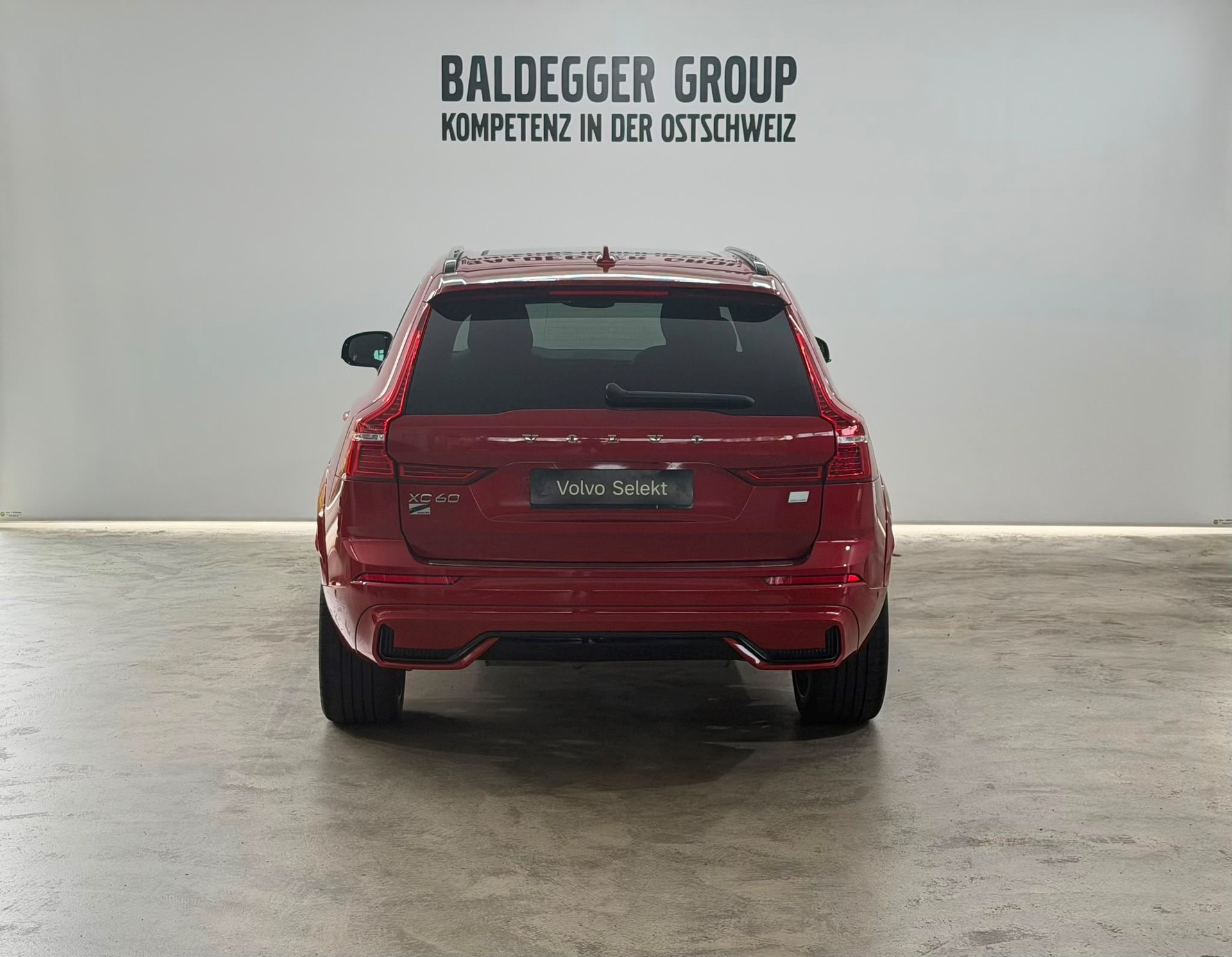 VOLVO XC60 2.0 T6 TE R-Design eAWD-image-11
