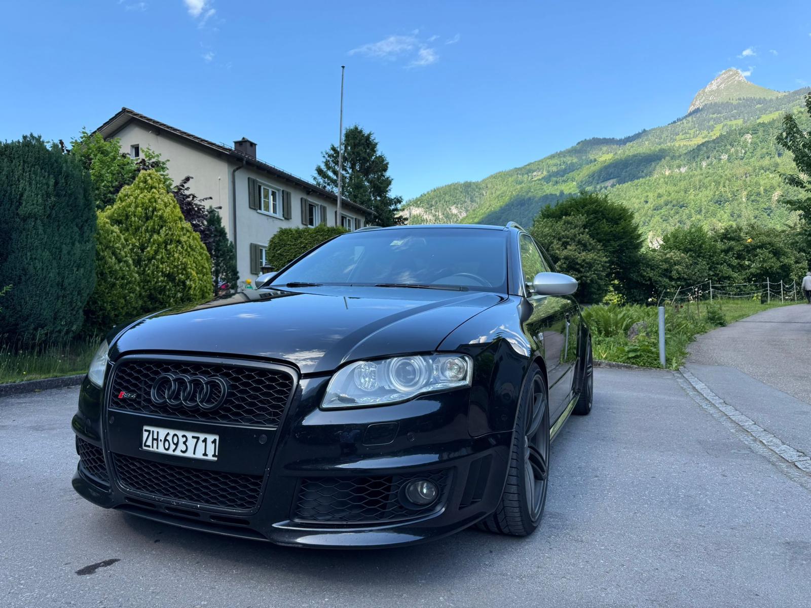 AUDI RS4 Avant 4.2 V8 quattro frisch ab MFK