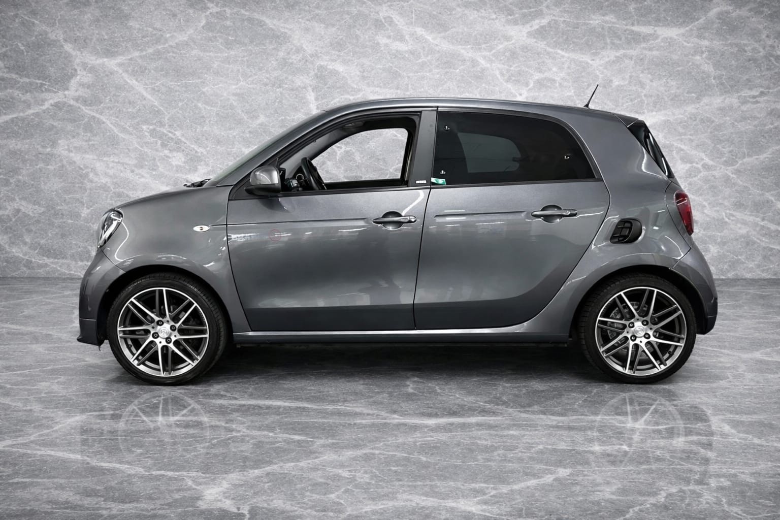 SMART forfour Brabus 109 HP twinamic-showroom-element-3