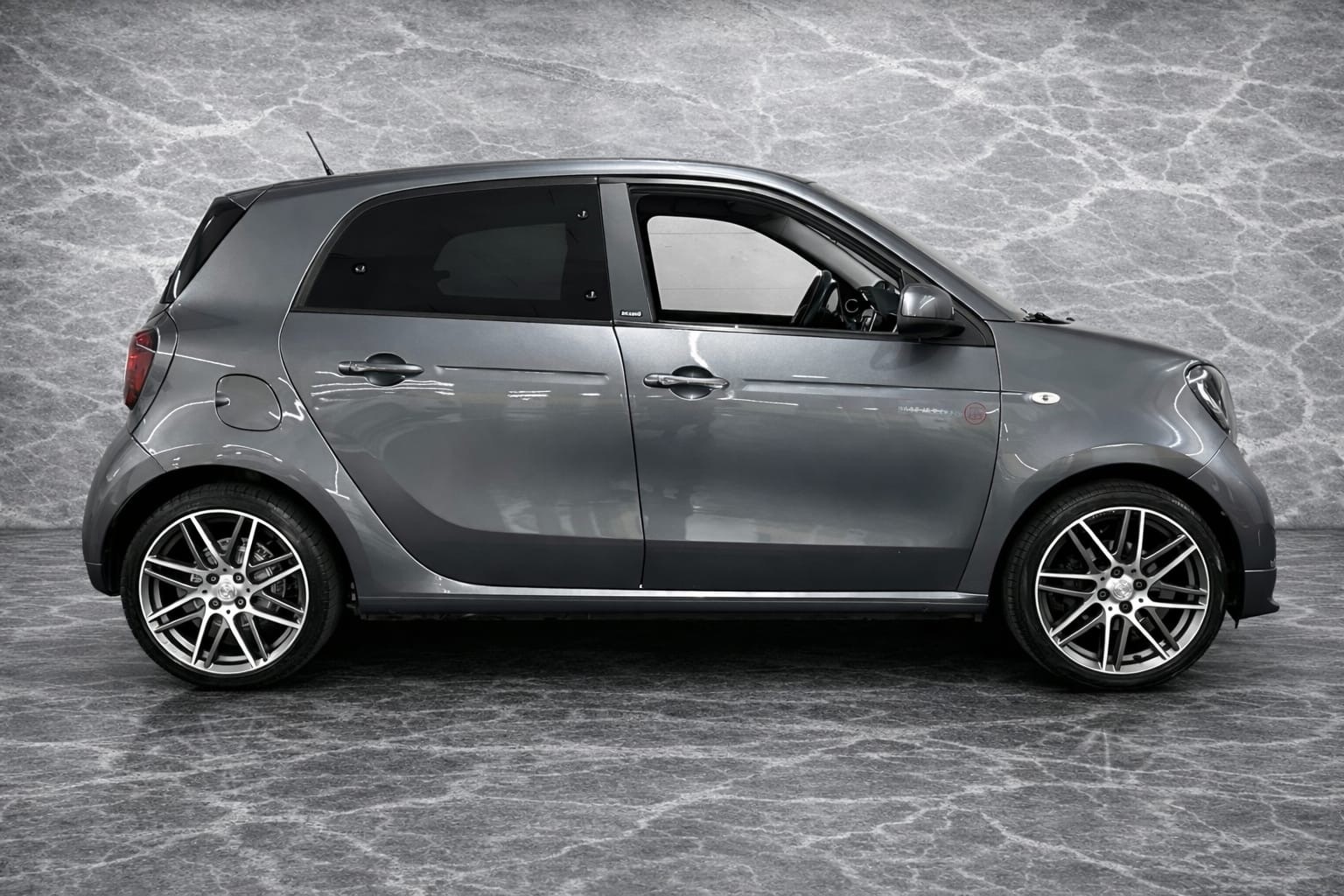 SMART forfour Brabus 109 HP twinamic-showroom-element-2