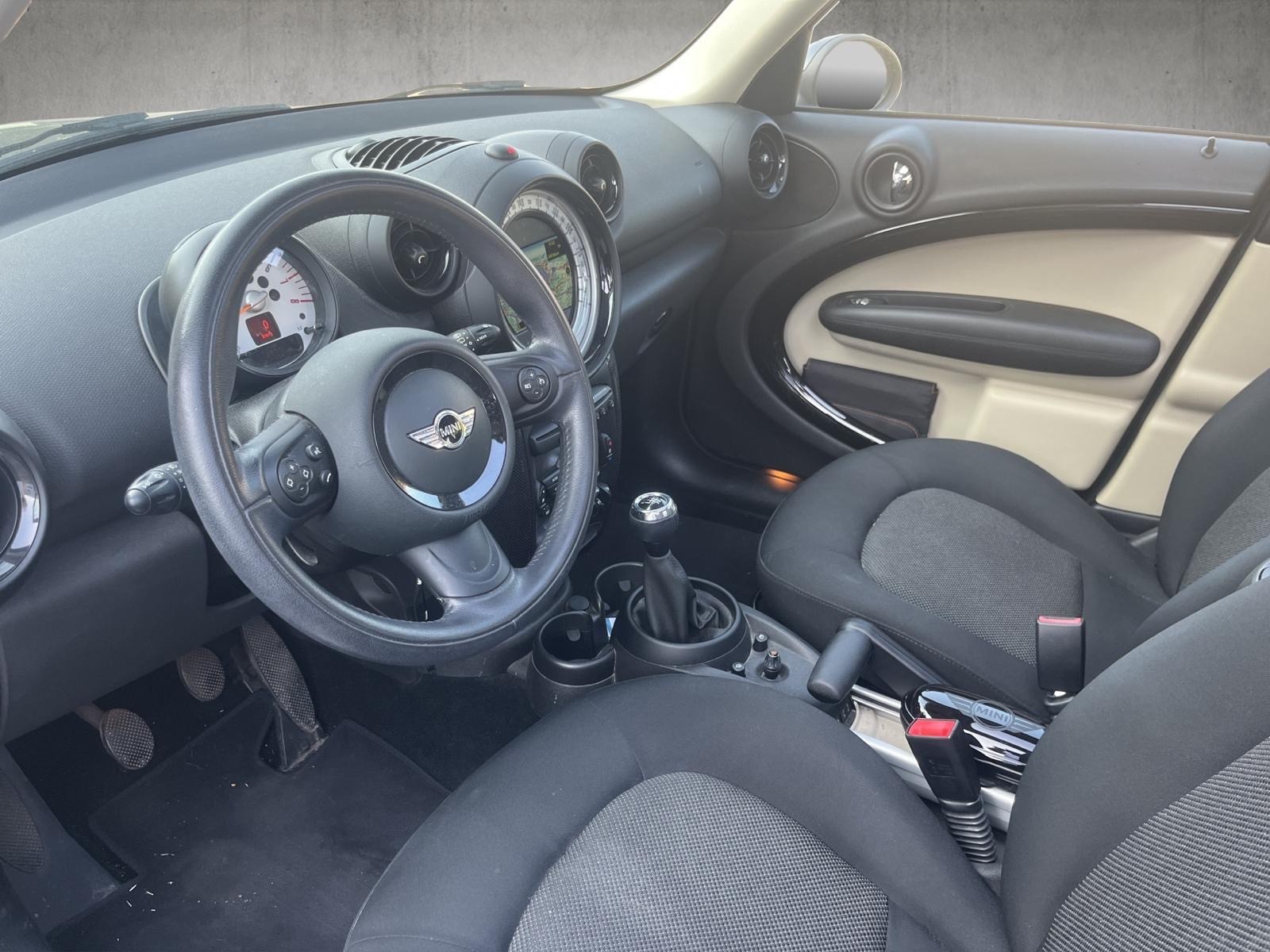 MINI Countryman Cooper ALL4-image-12