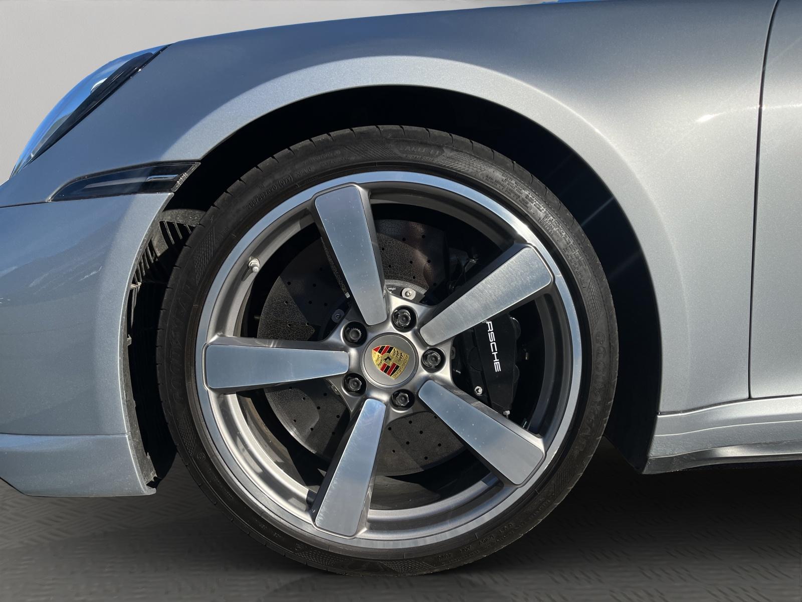 PORSCHE 911 Turbo S Cabriolet PDK-image-10