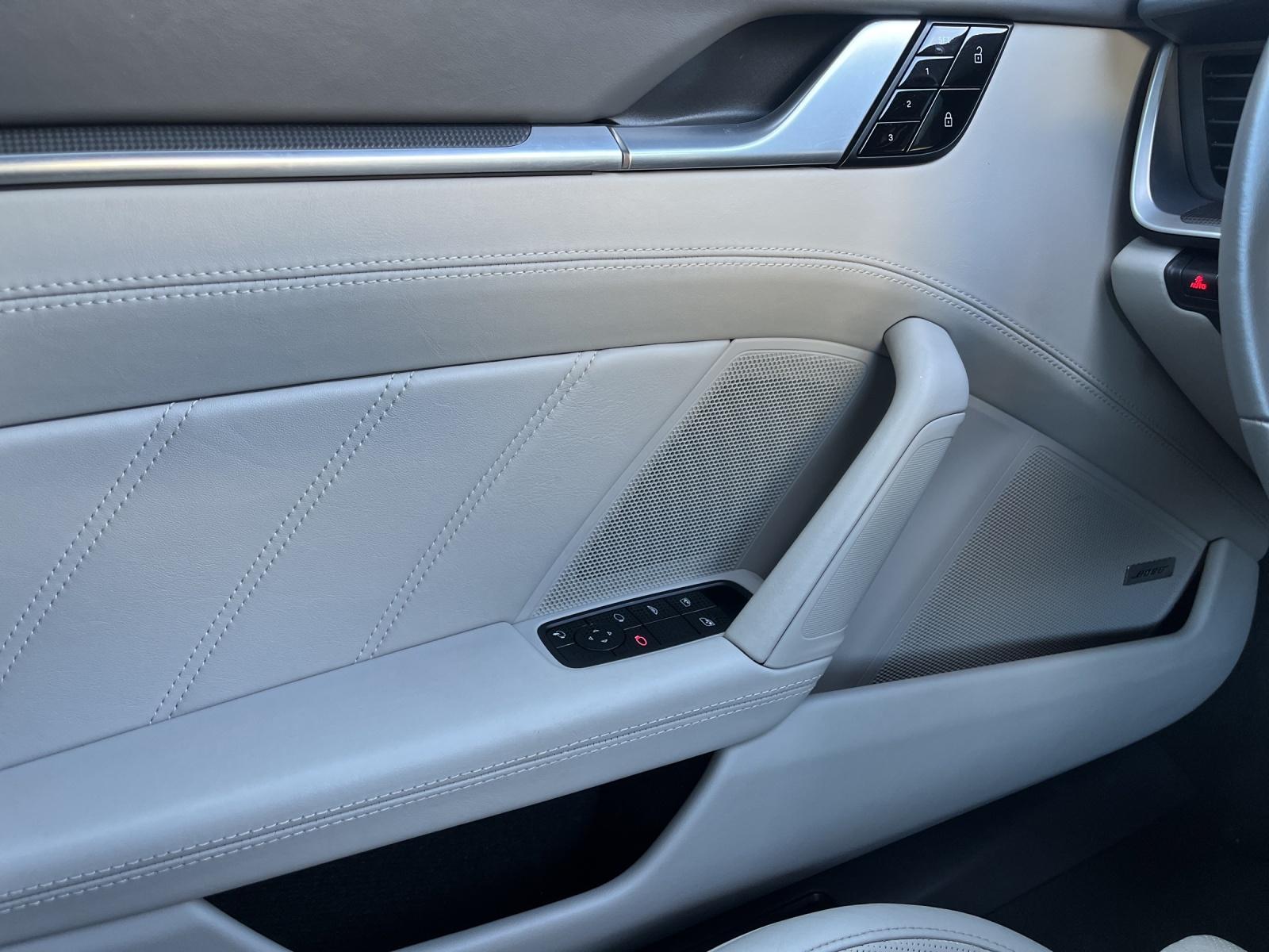 PORSCHE 911 Turbo S Cabriolet PDK-image-20