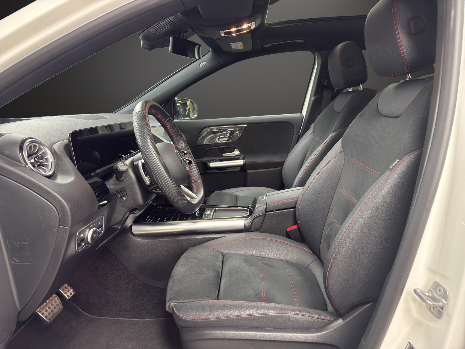 MERCEDES-BENZ GLA 220d 4Matic 8G-DCT-image-9