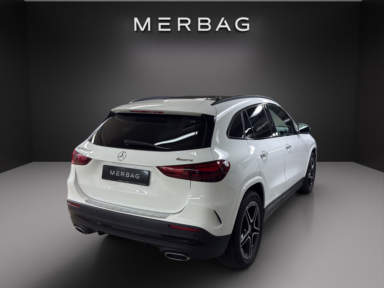 MERCEDES-BENZ GLA 220d 4Matic 8G-DCT-image-4