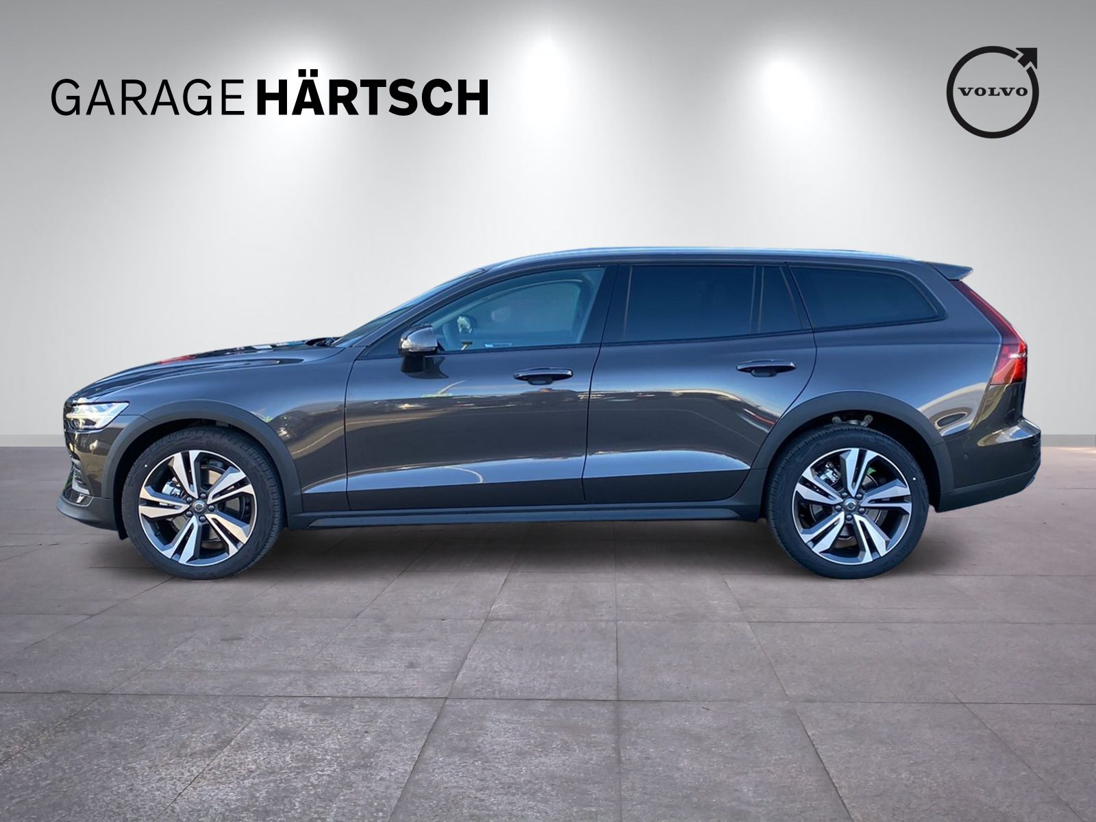 VOLVO V60 Cross Country 2.0 B4 Plus AWD-image-1