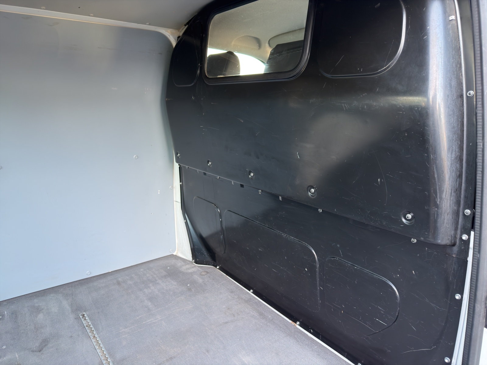 VW T6.1 2.0 TDI Entry-image-11