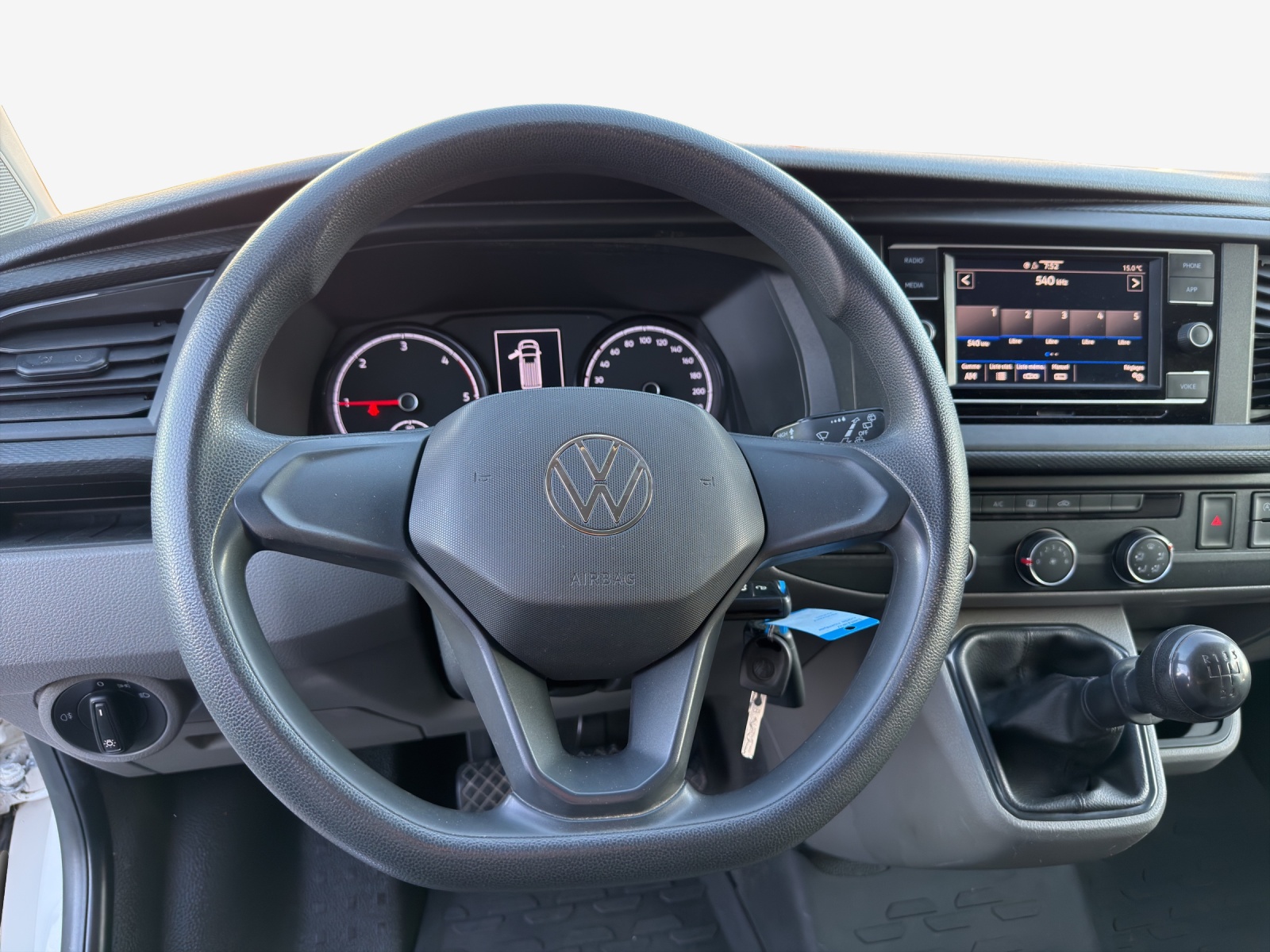 VW T6.1 2.0 TDI Entry-image-9