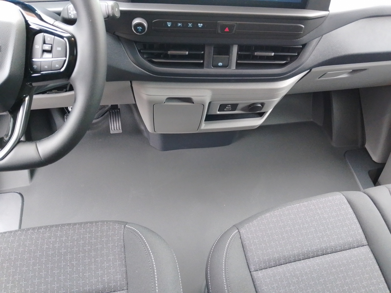 FORD Transit Custom Van 320 L2 2.0 EcoBlue 136 Trend Automat-image-10